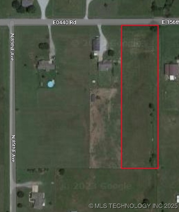 156th Street North Property Photo 3