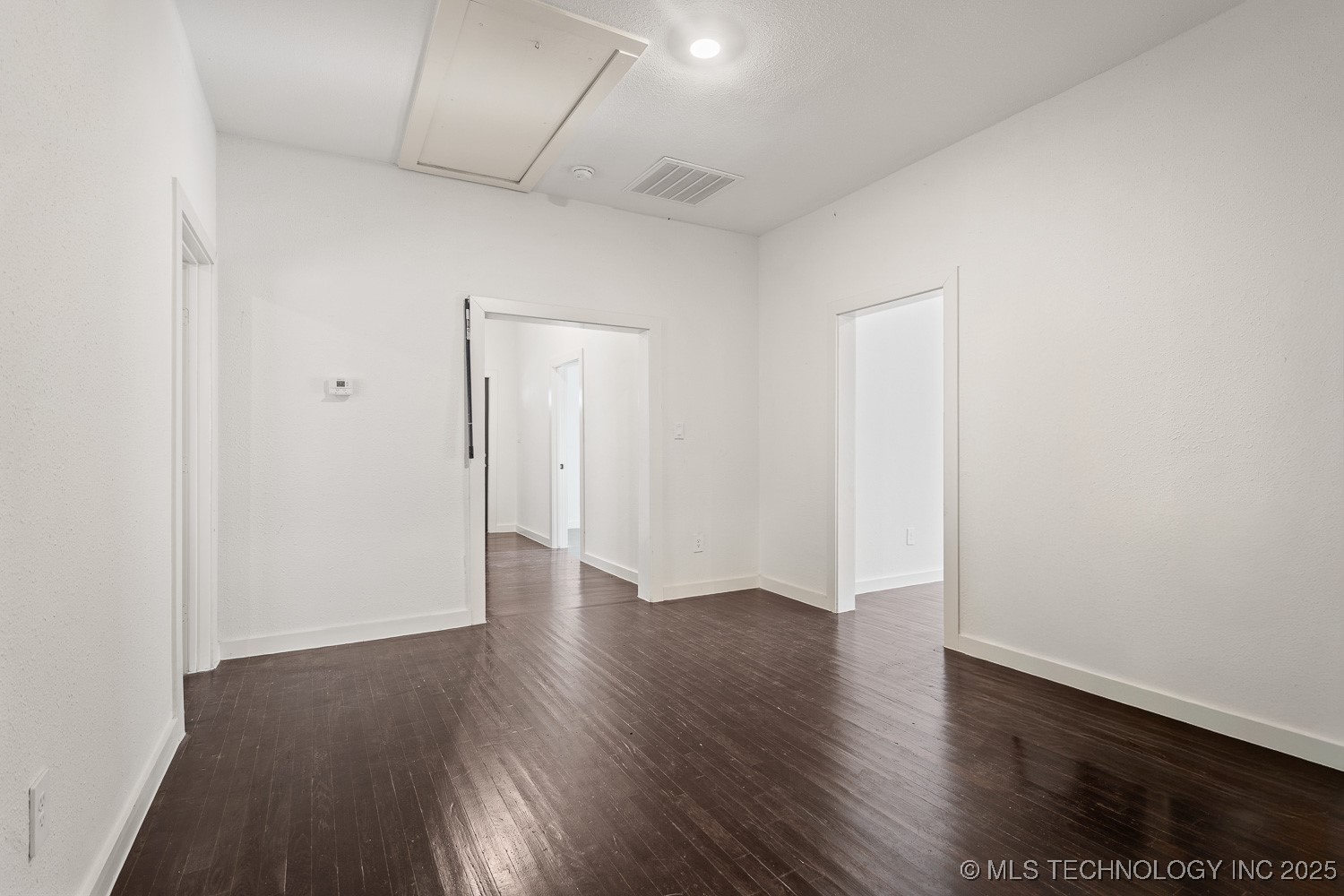 301 Carter Street Property Photo 5