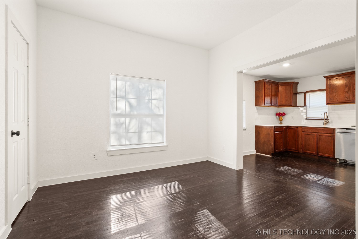 301 Carter Street Property Photo 7