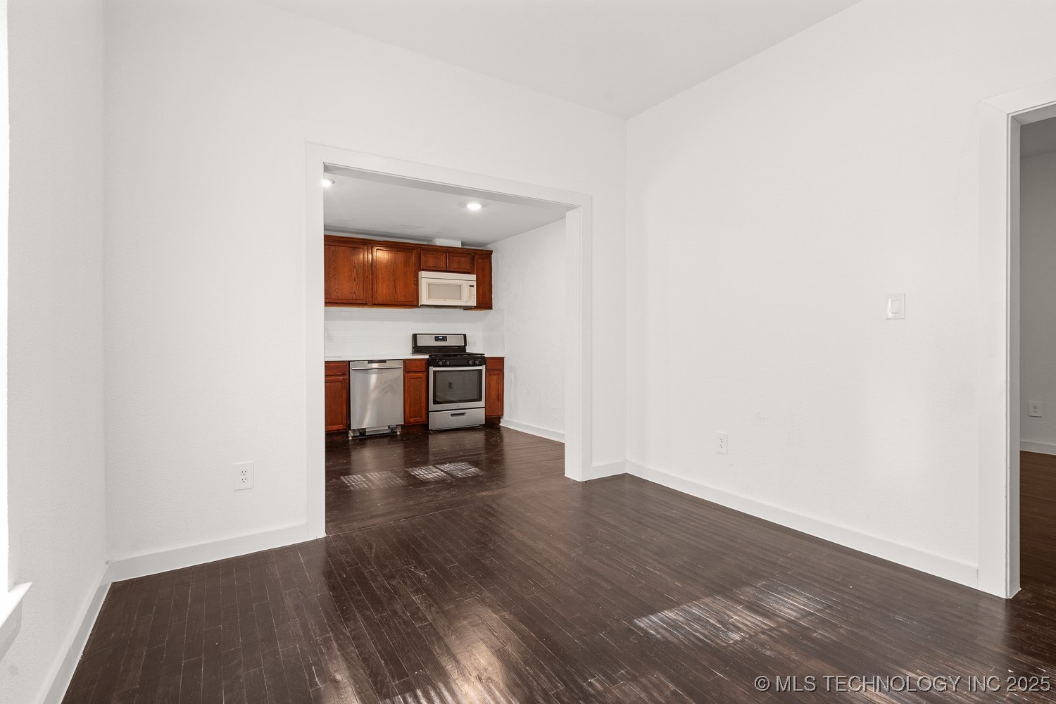 301 Carter Street Property Photo 8