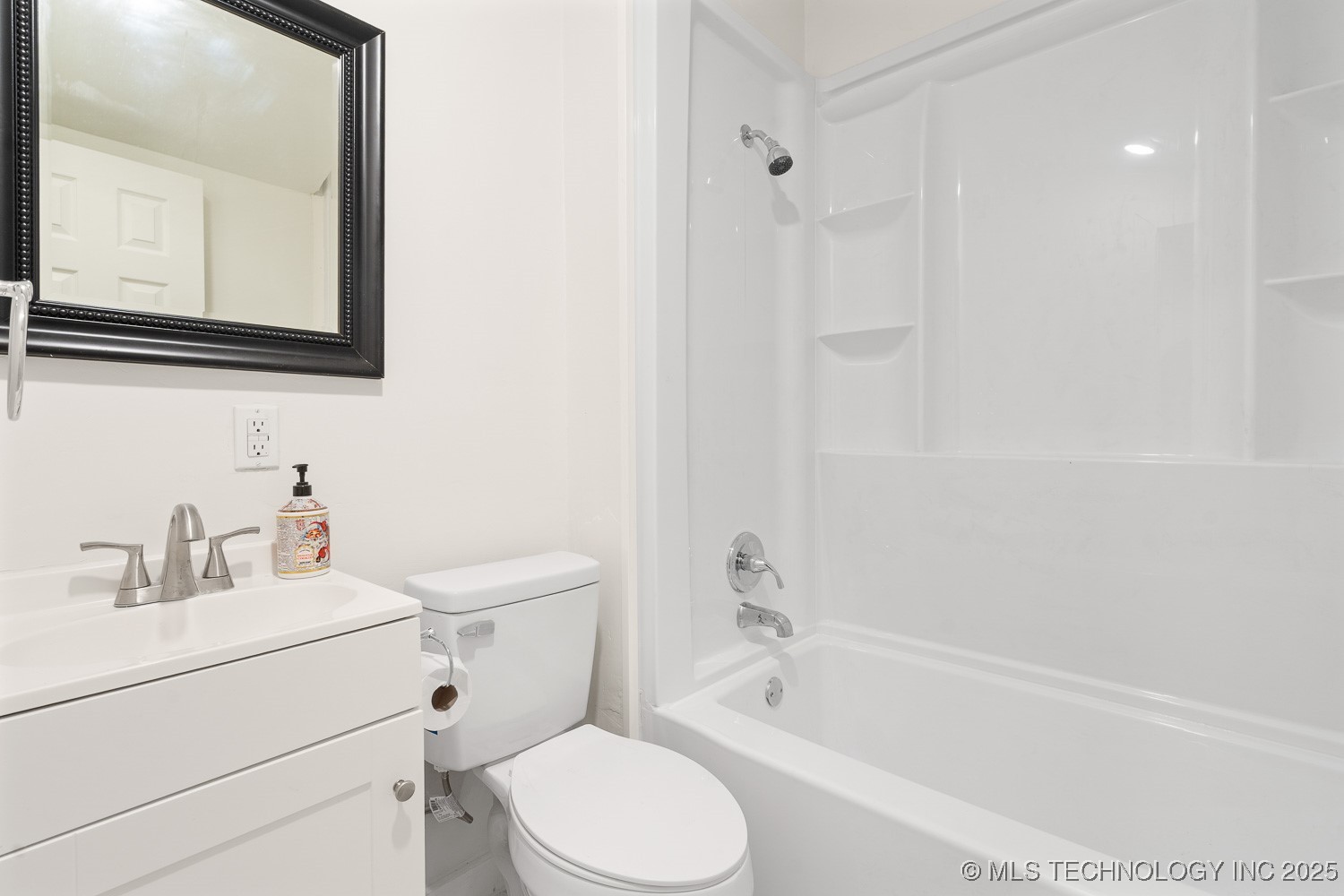 301 Carter Street Property Photo 17