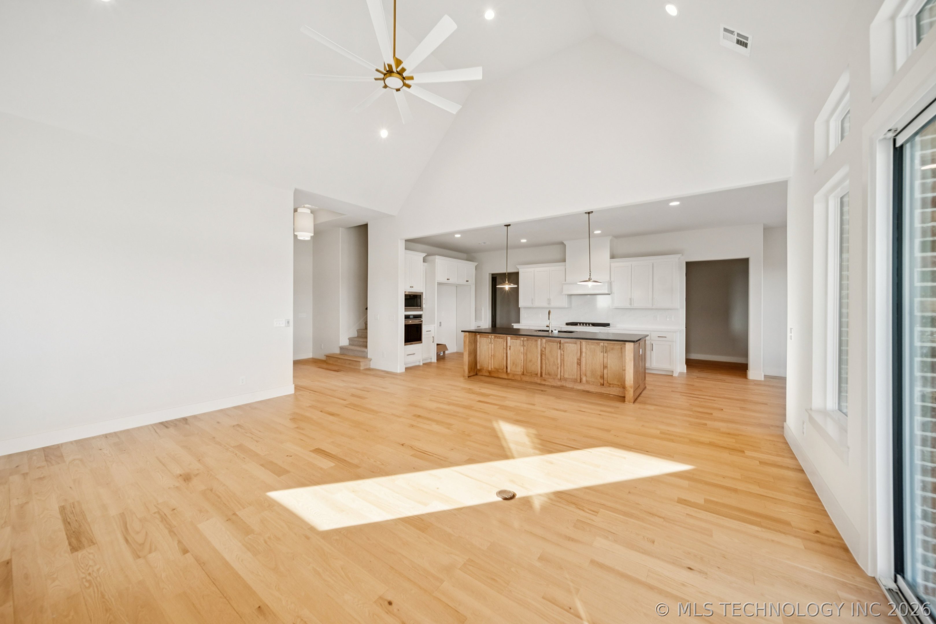 2333 E 134th Circle Property Photo 8