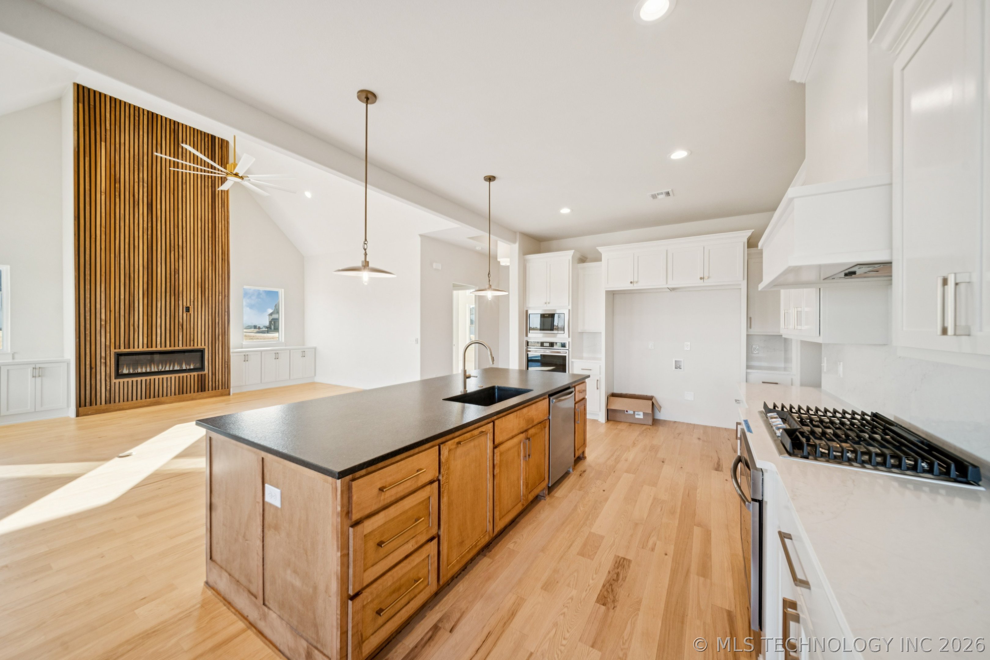 2333 E 134th Circle Property Photo 12