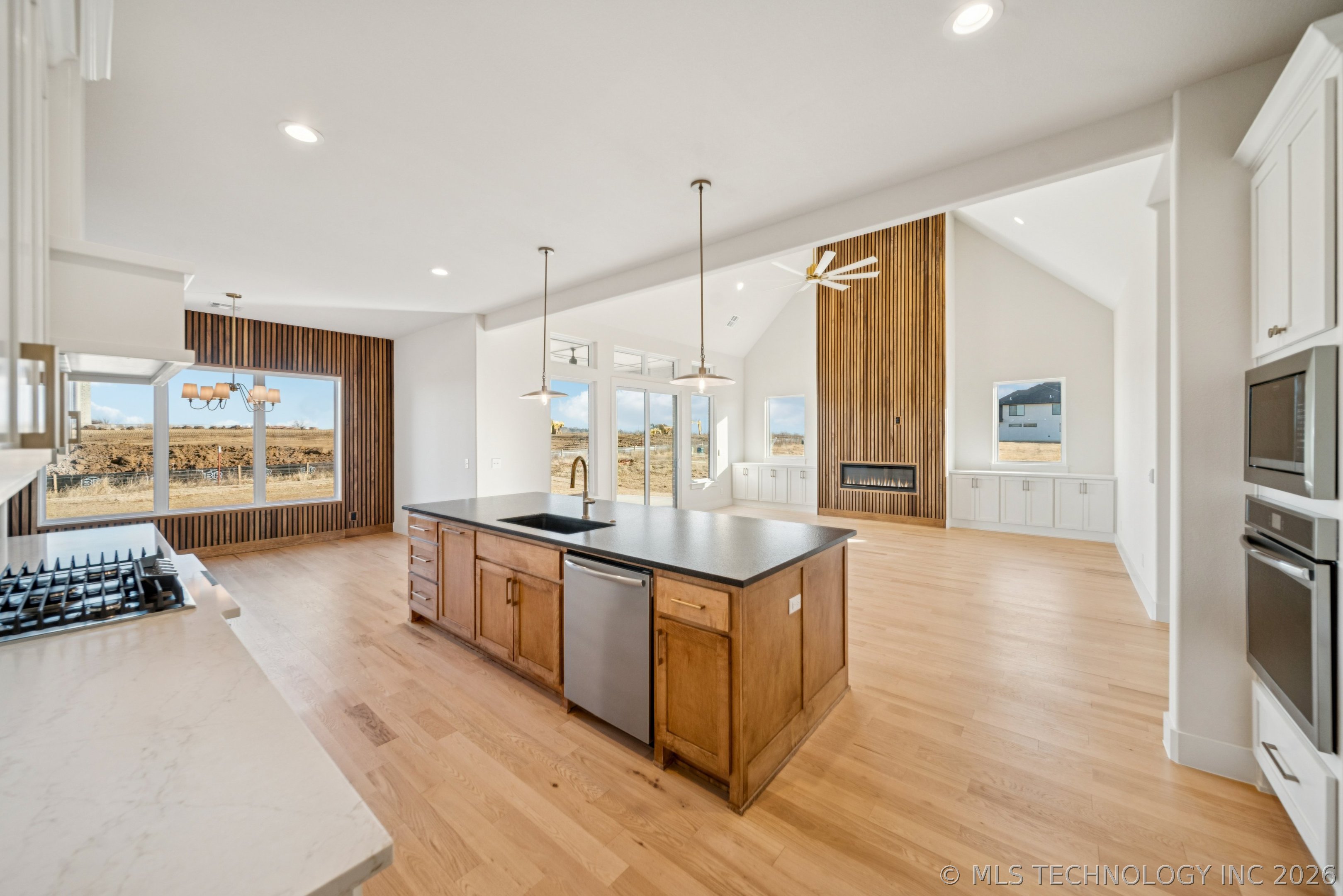 2333 E 134th Circle Property Photo 16