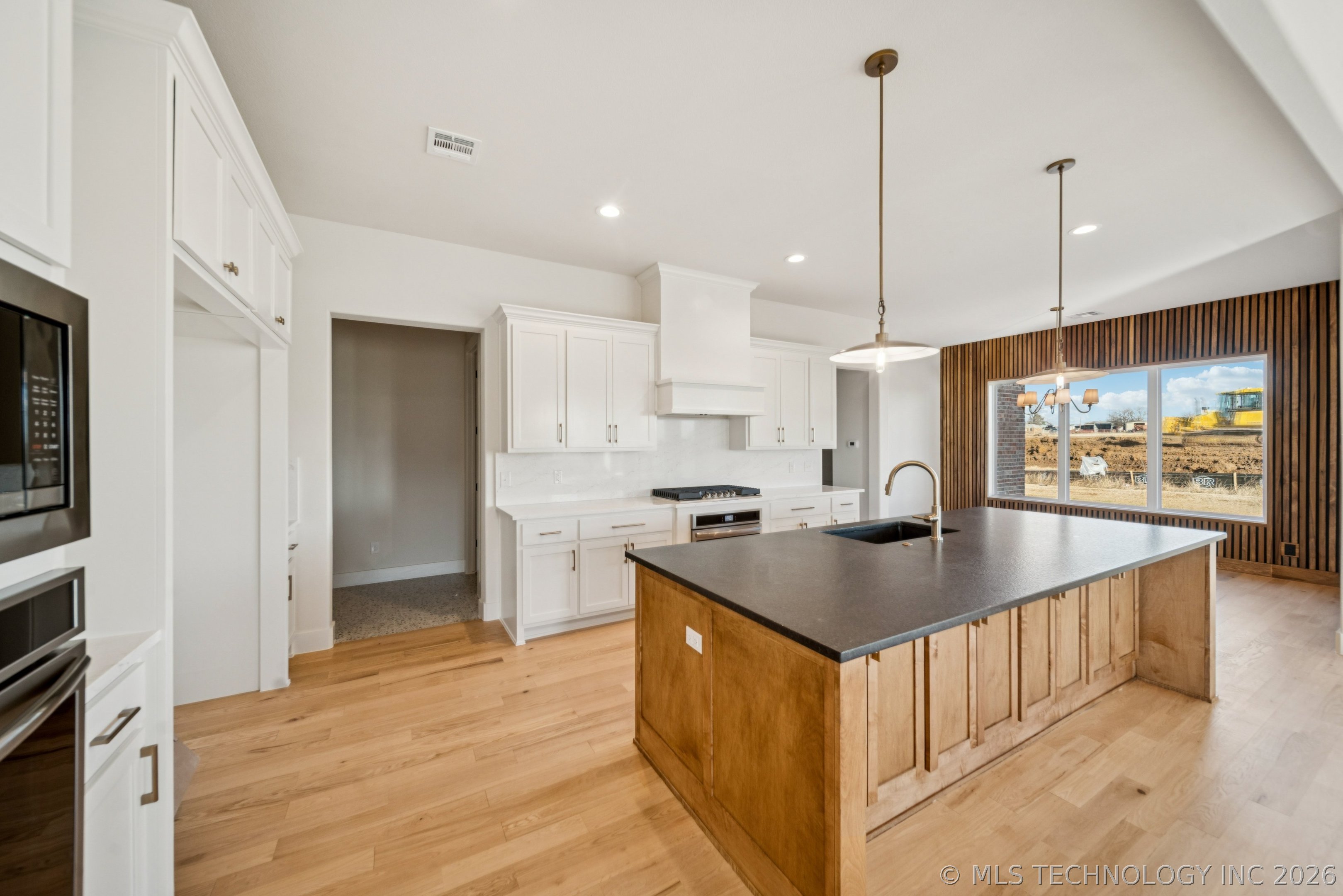 2333 E 134th Circle Property Photo 17