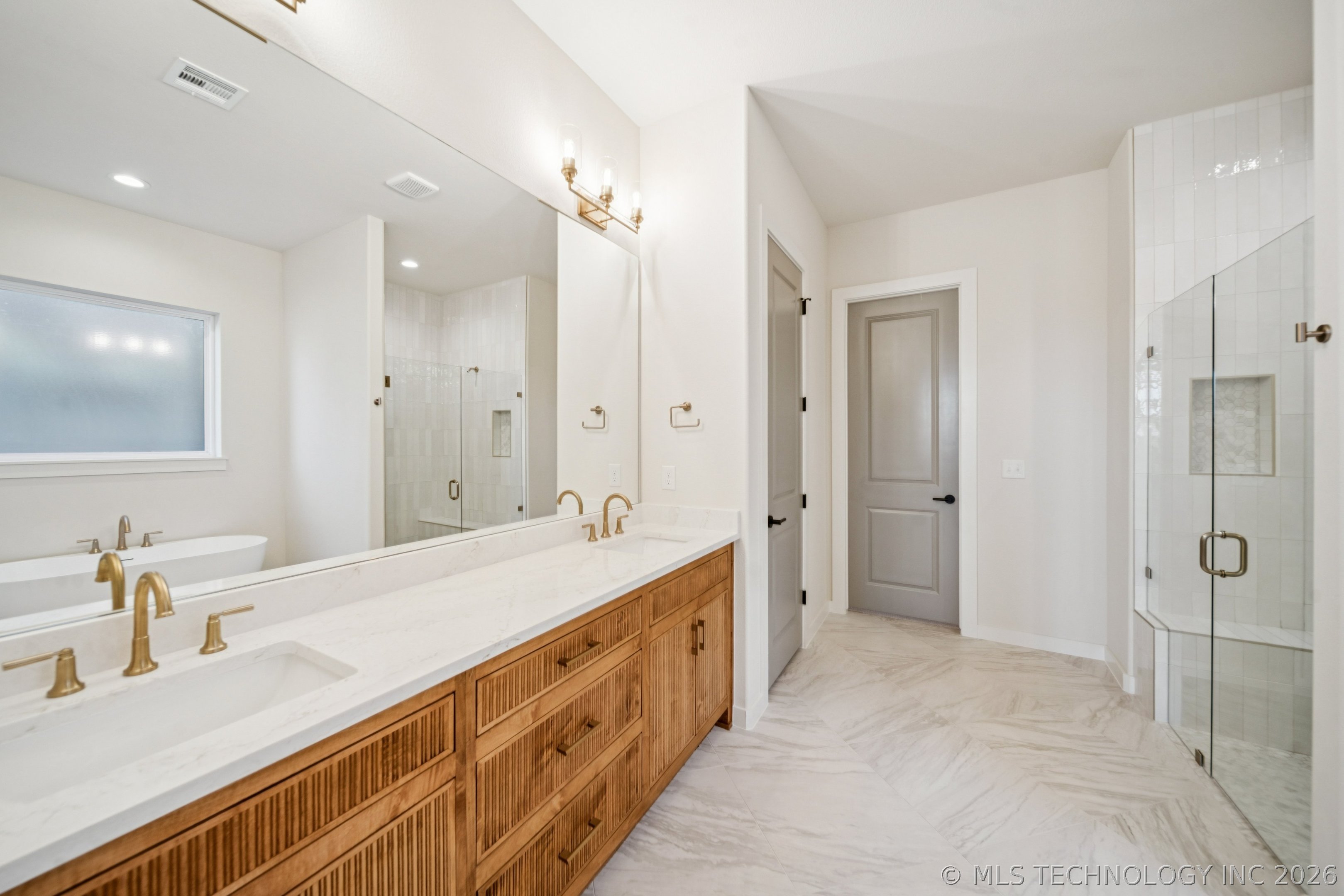 2333 E 134th Circle Property Photo 21