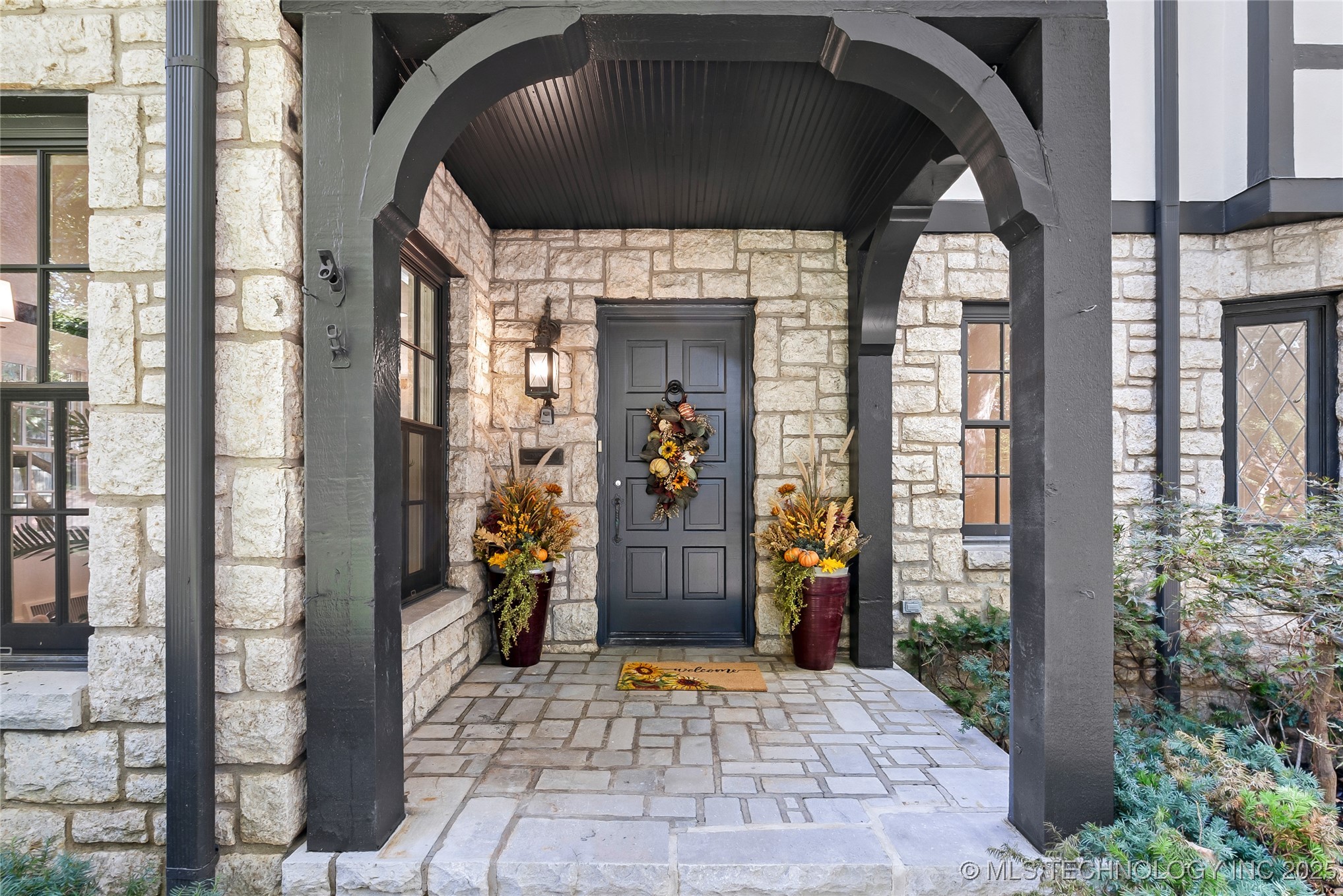 1732 E 30th Place Property Photo 2