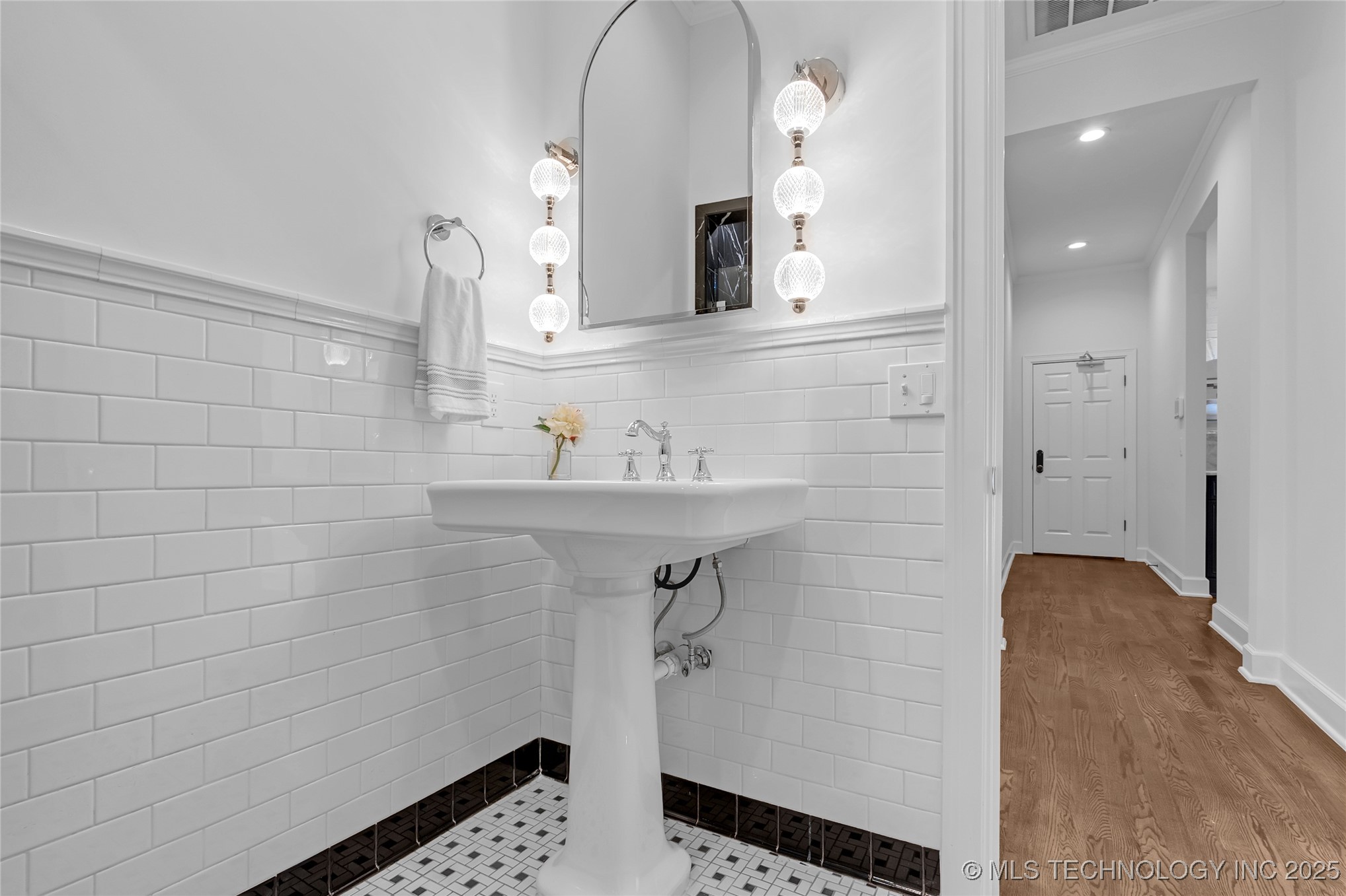 1732 E 30th Place Property Photo 49