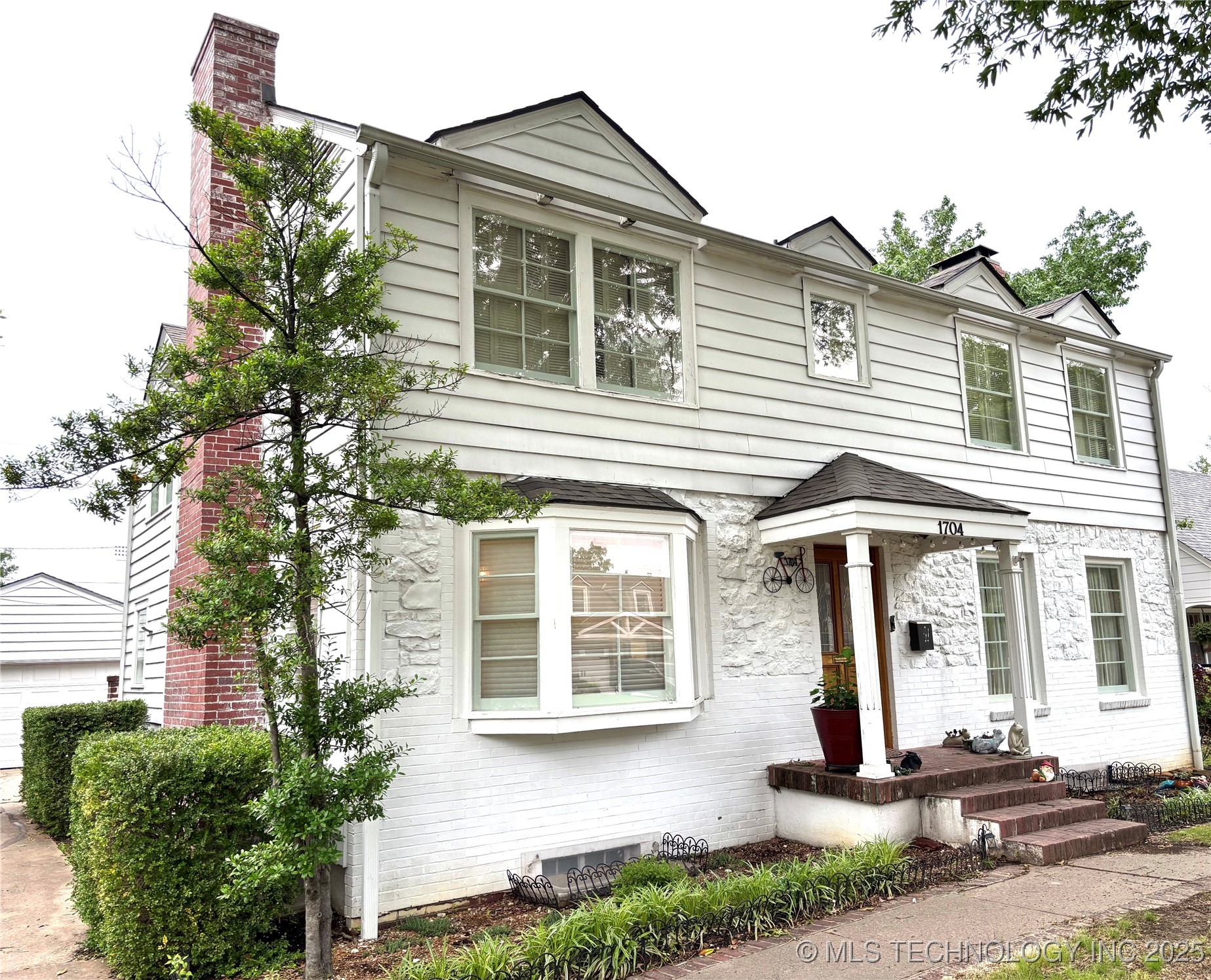 1704 Cherokee Property Photo 1