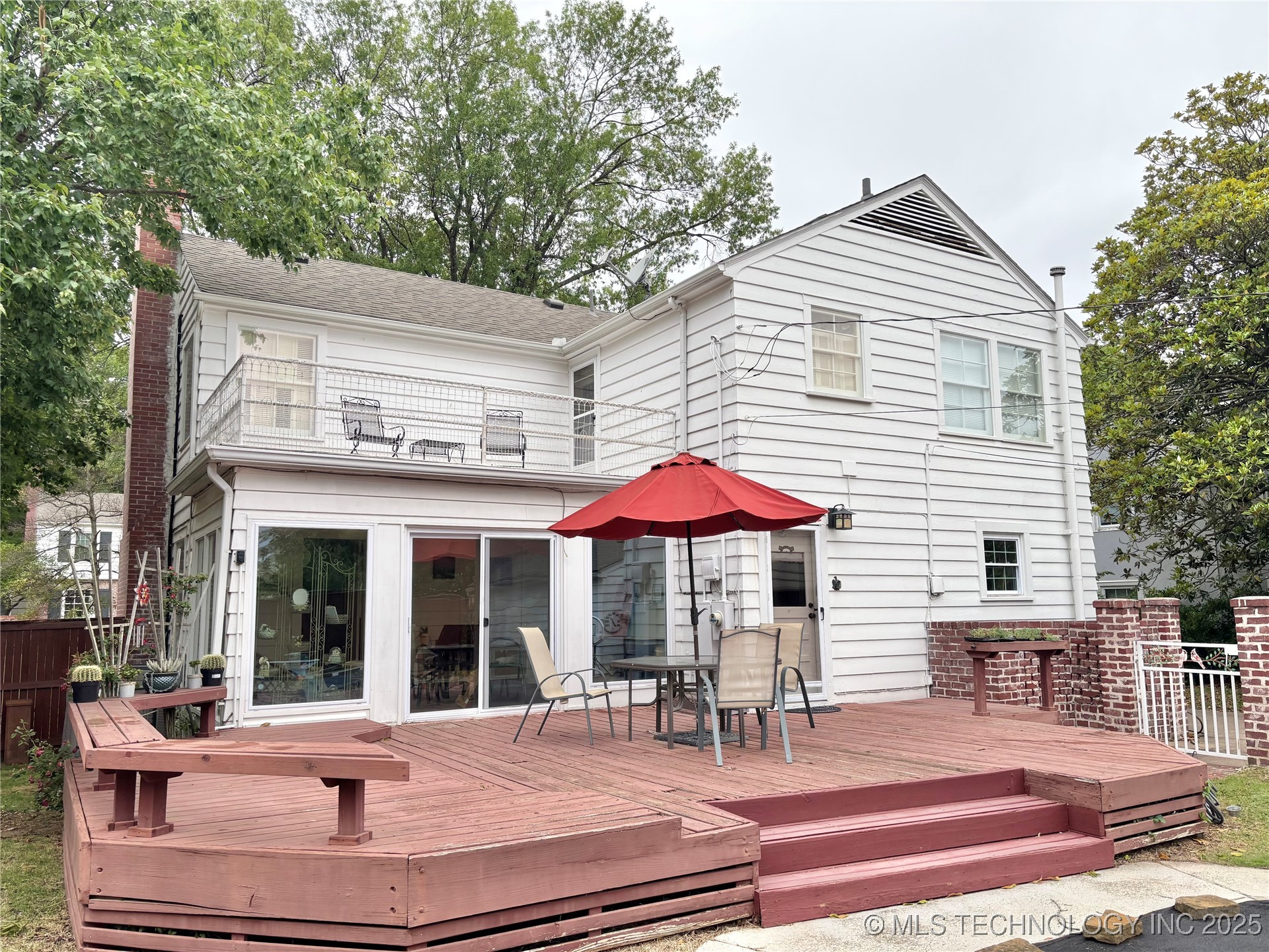 1704 Cherokee Property Photo 2