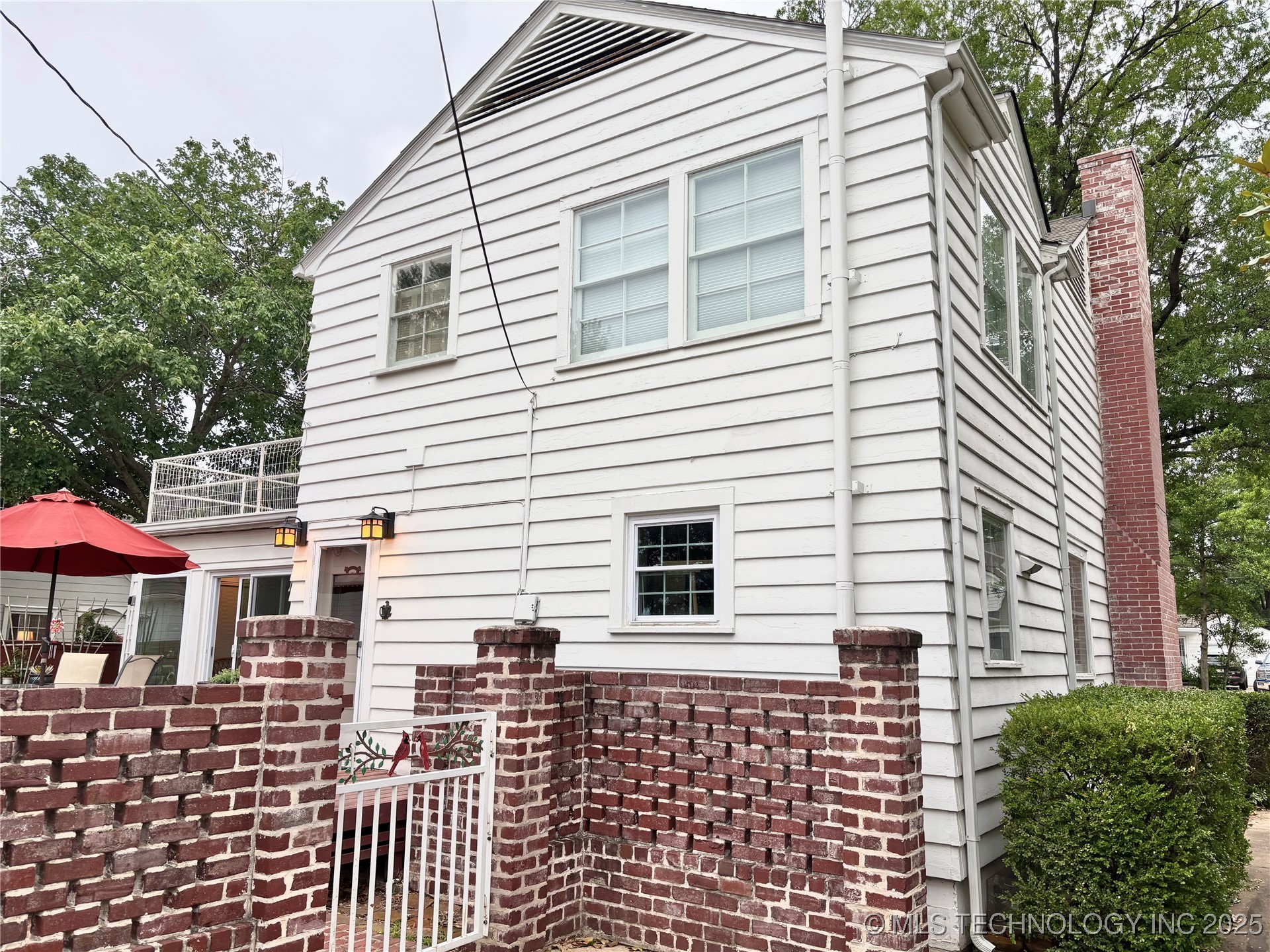 1704 Cherokee Property Photo 3