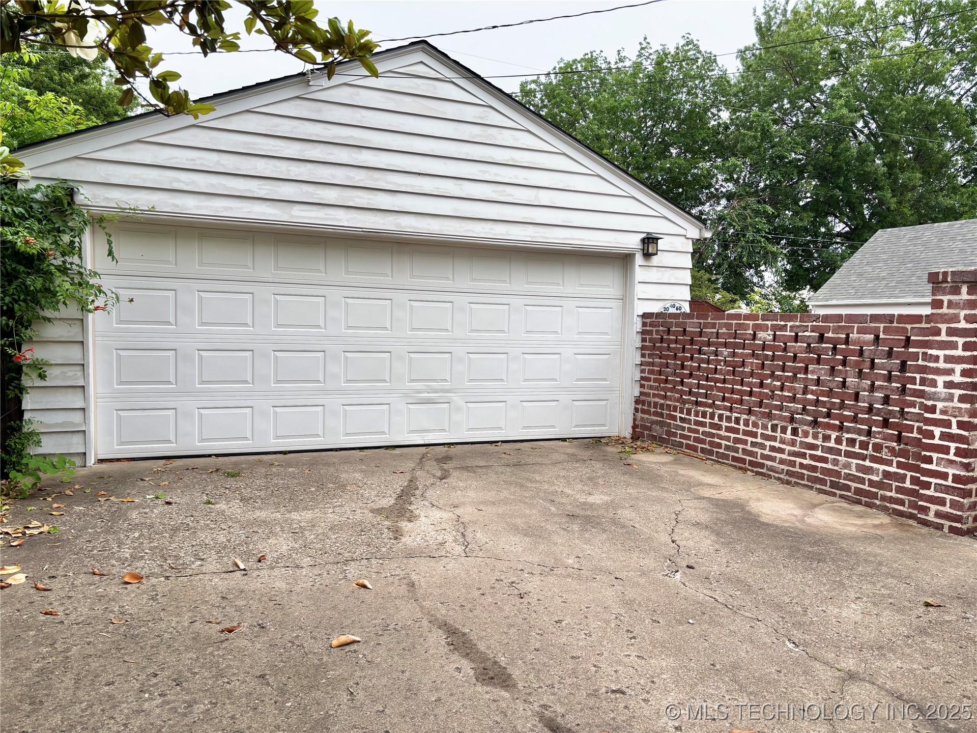 1704 Cherokee Property Photo 4