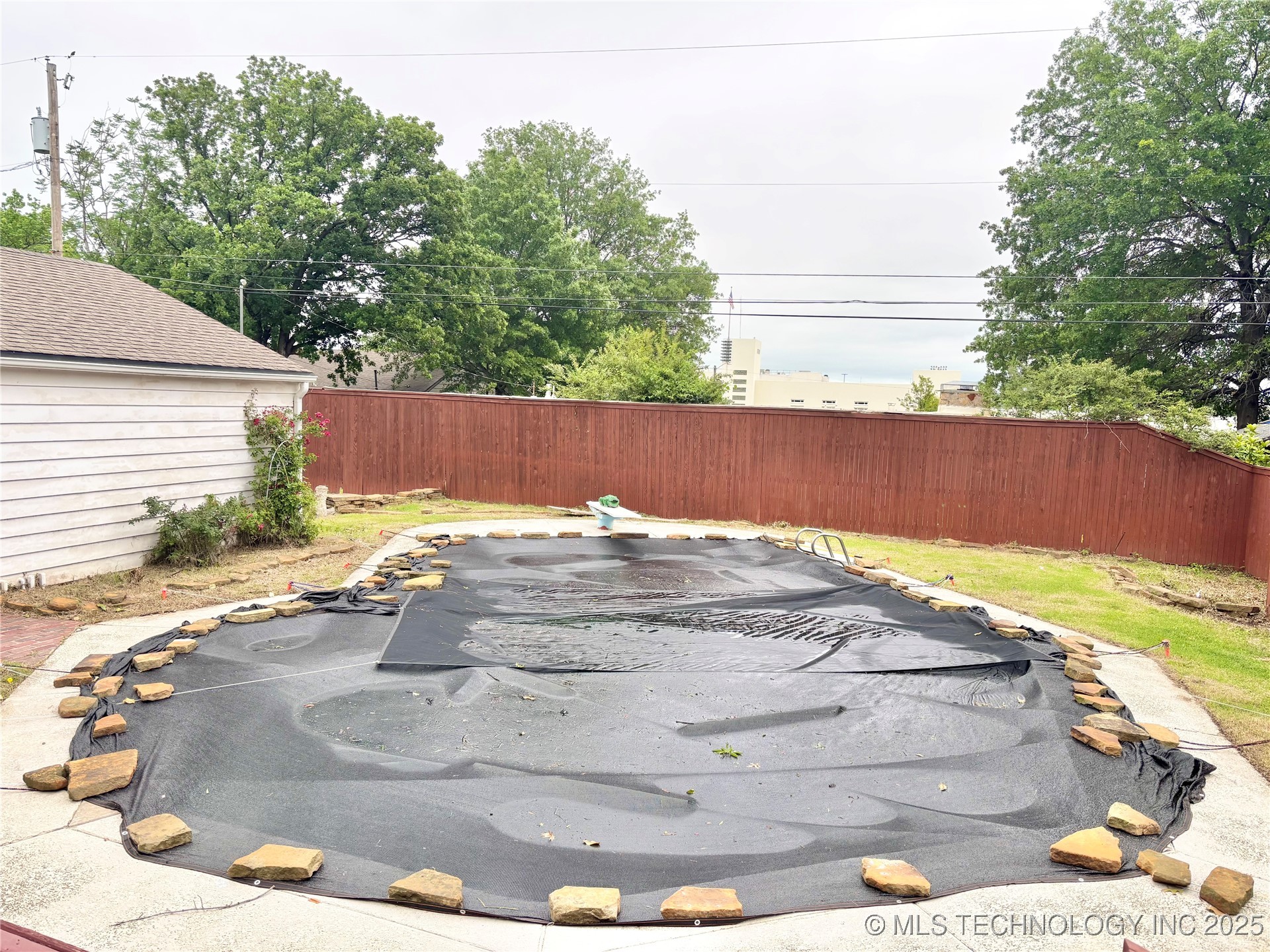 1704 Cherokee Property Photo 6