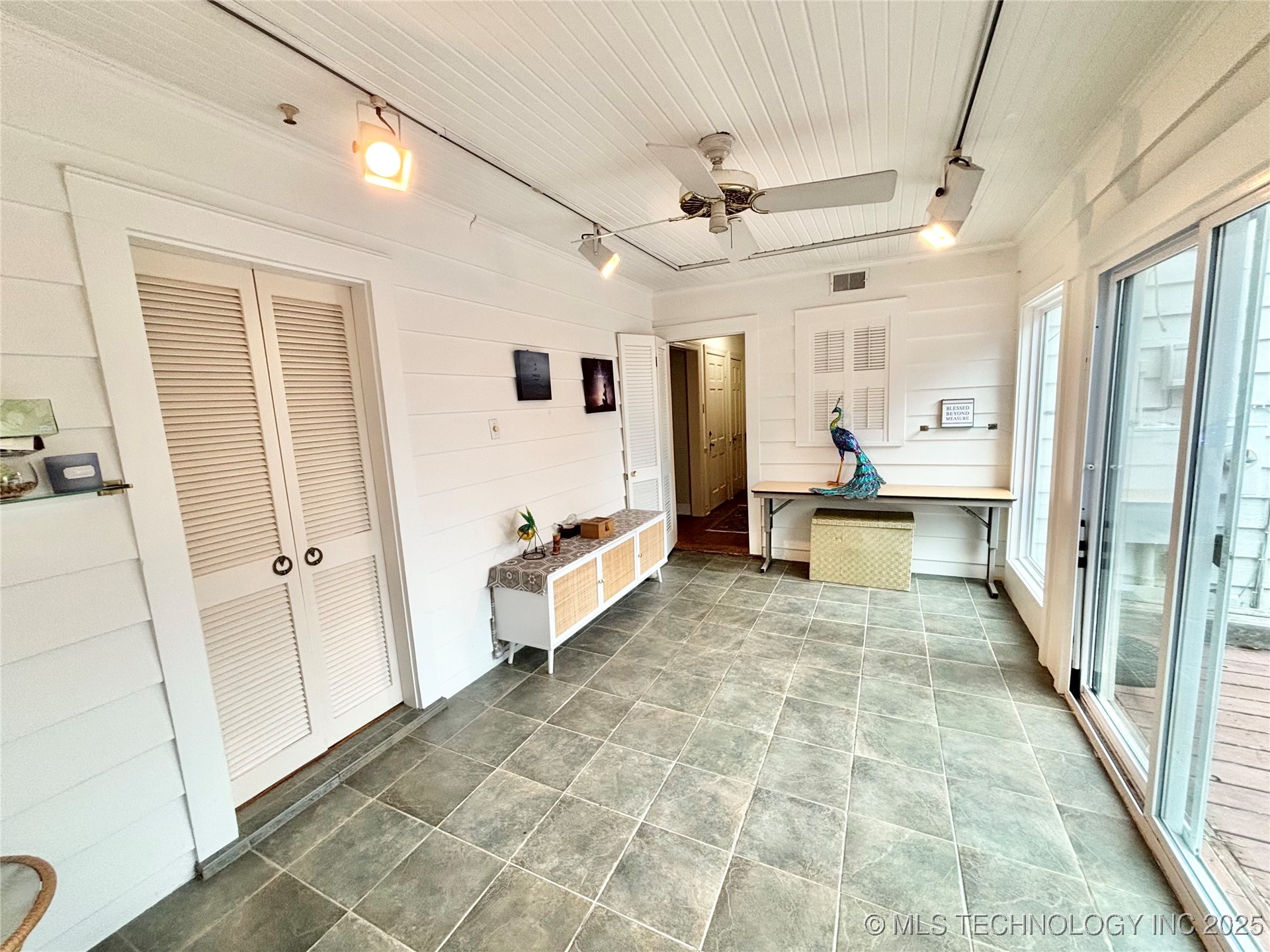 1704 Cherokee Property Photo 13