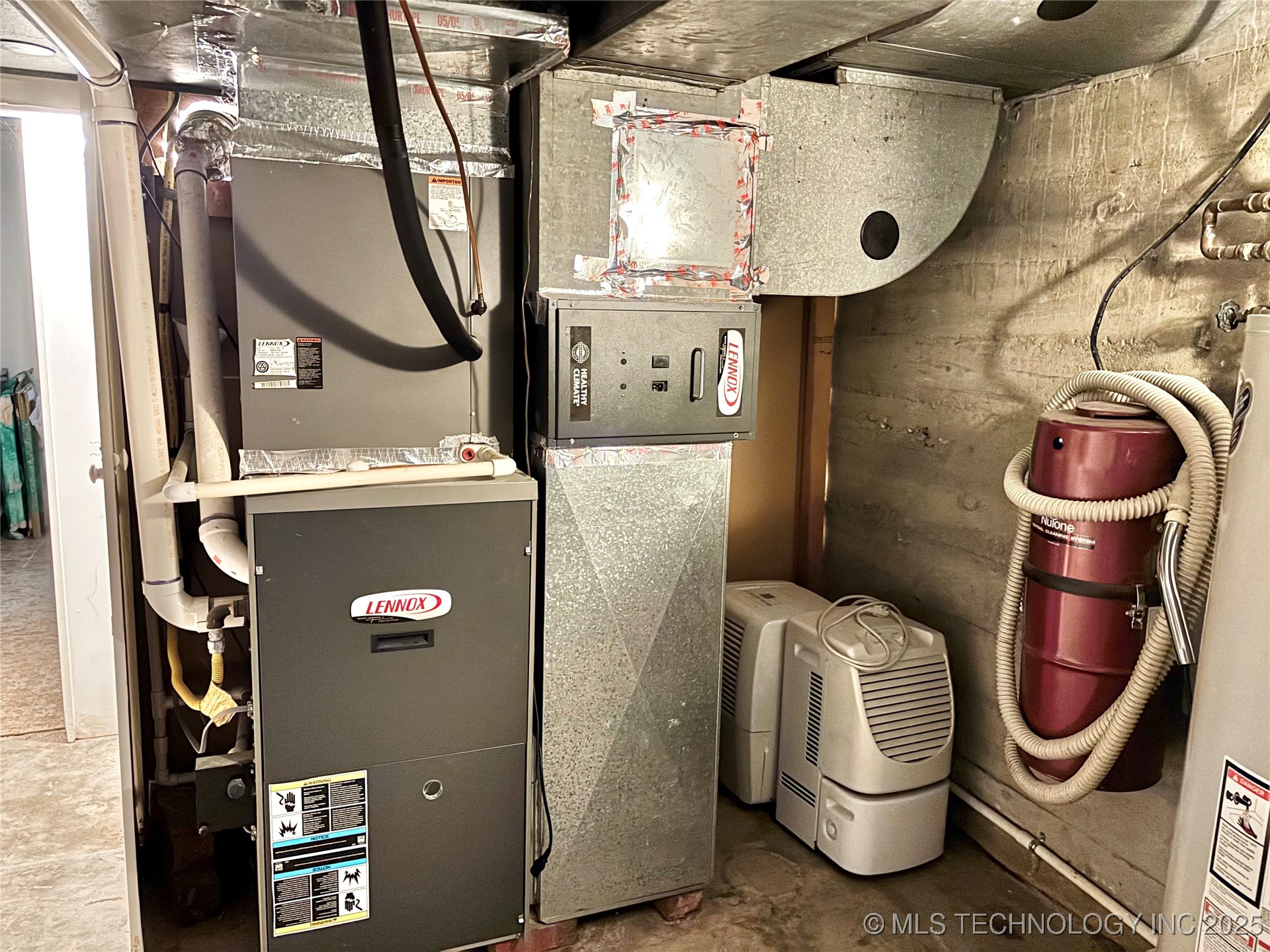 1704 Cherokee Property Photo 25