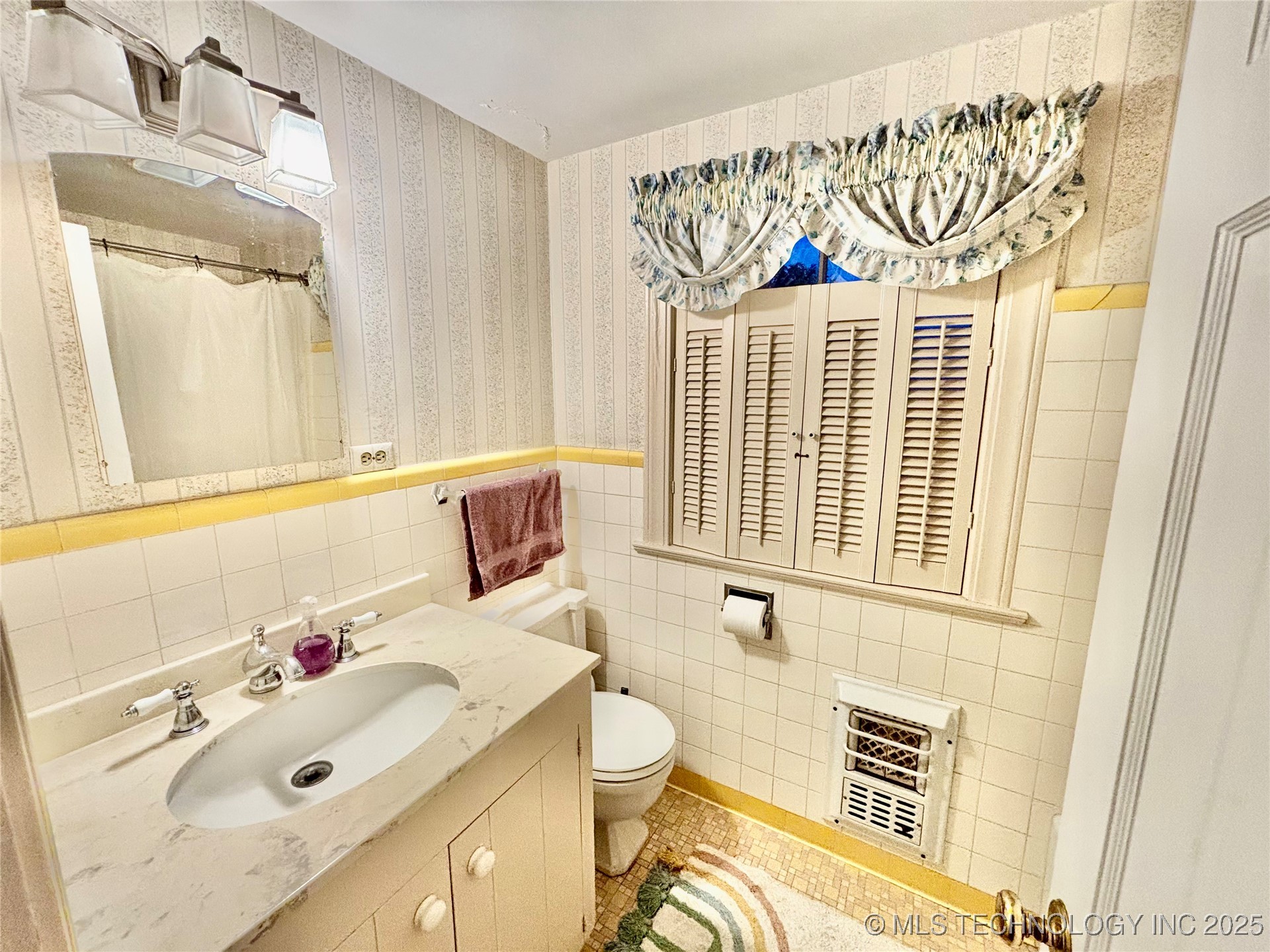 1704 Cherokee Property Photo 28