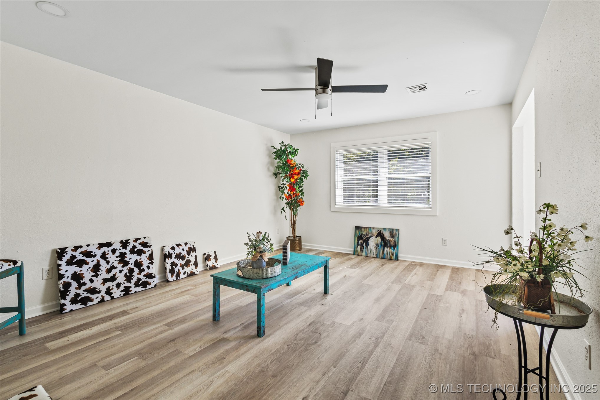 110 E Main Property Photo 5