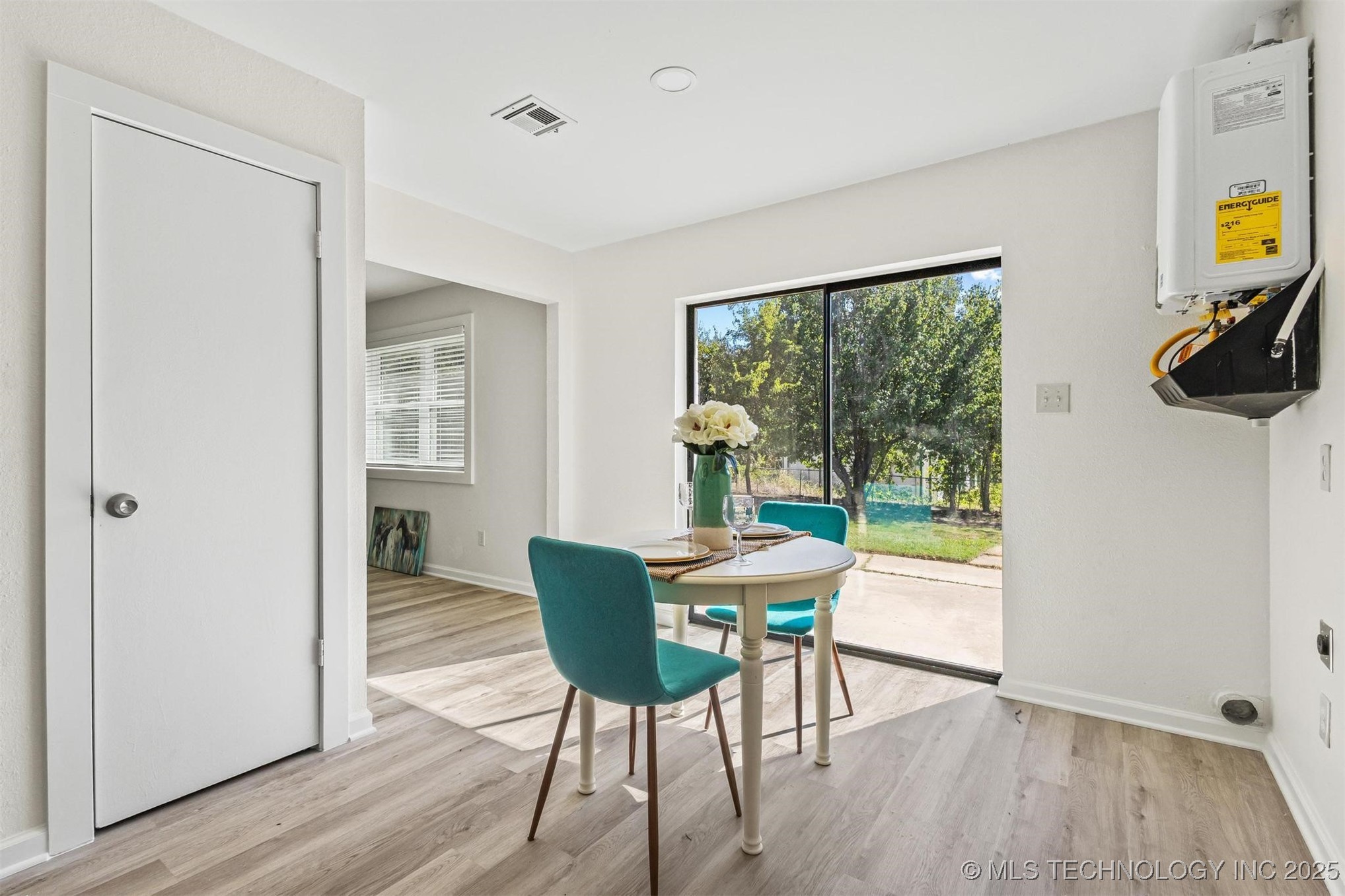 110 E Main Property Photo 10