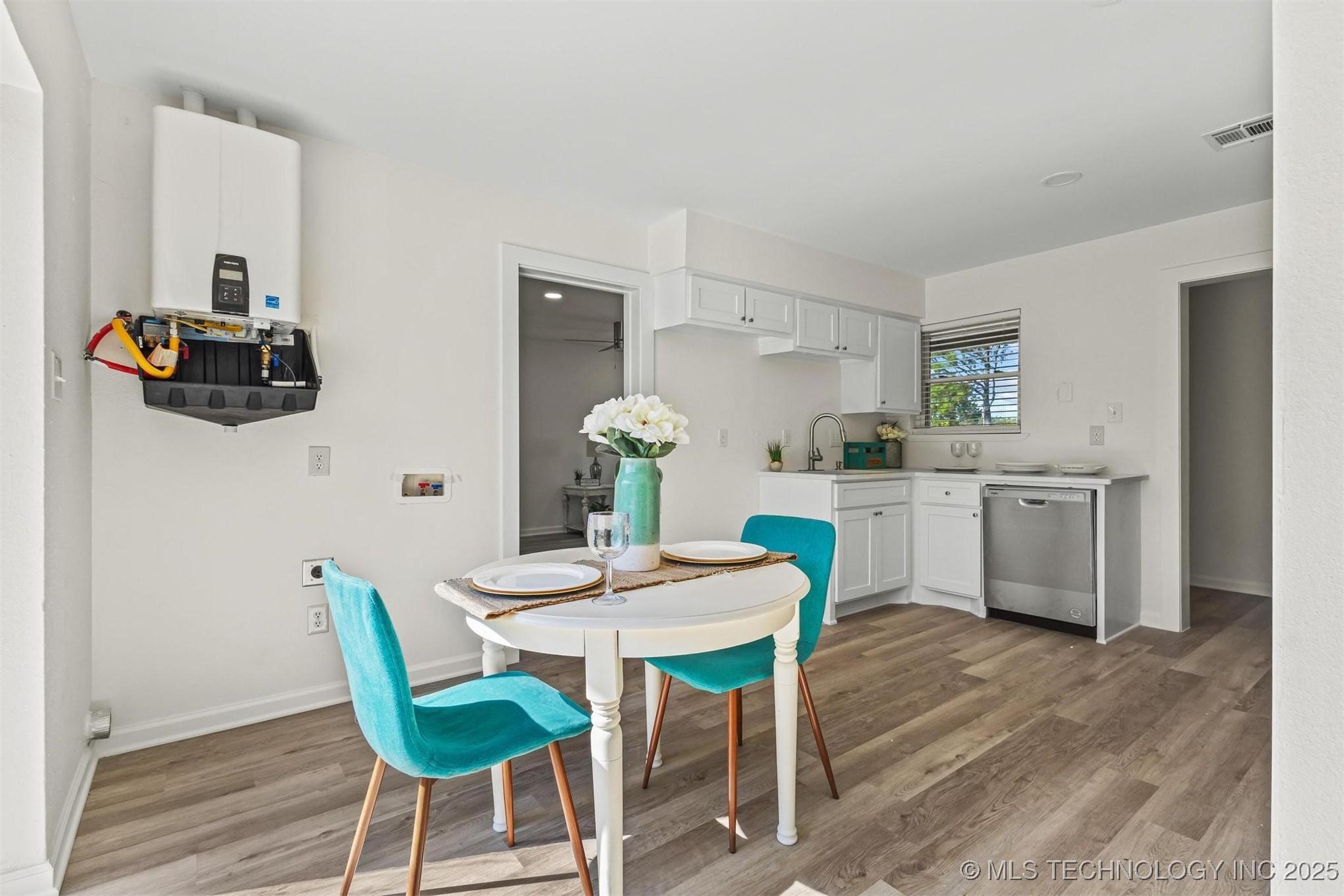 110 E Main Property Photo 12