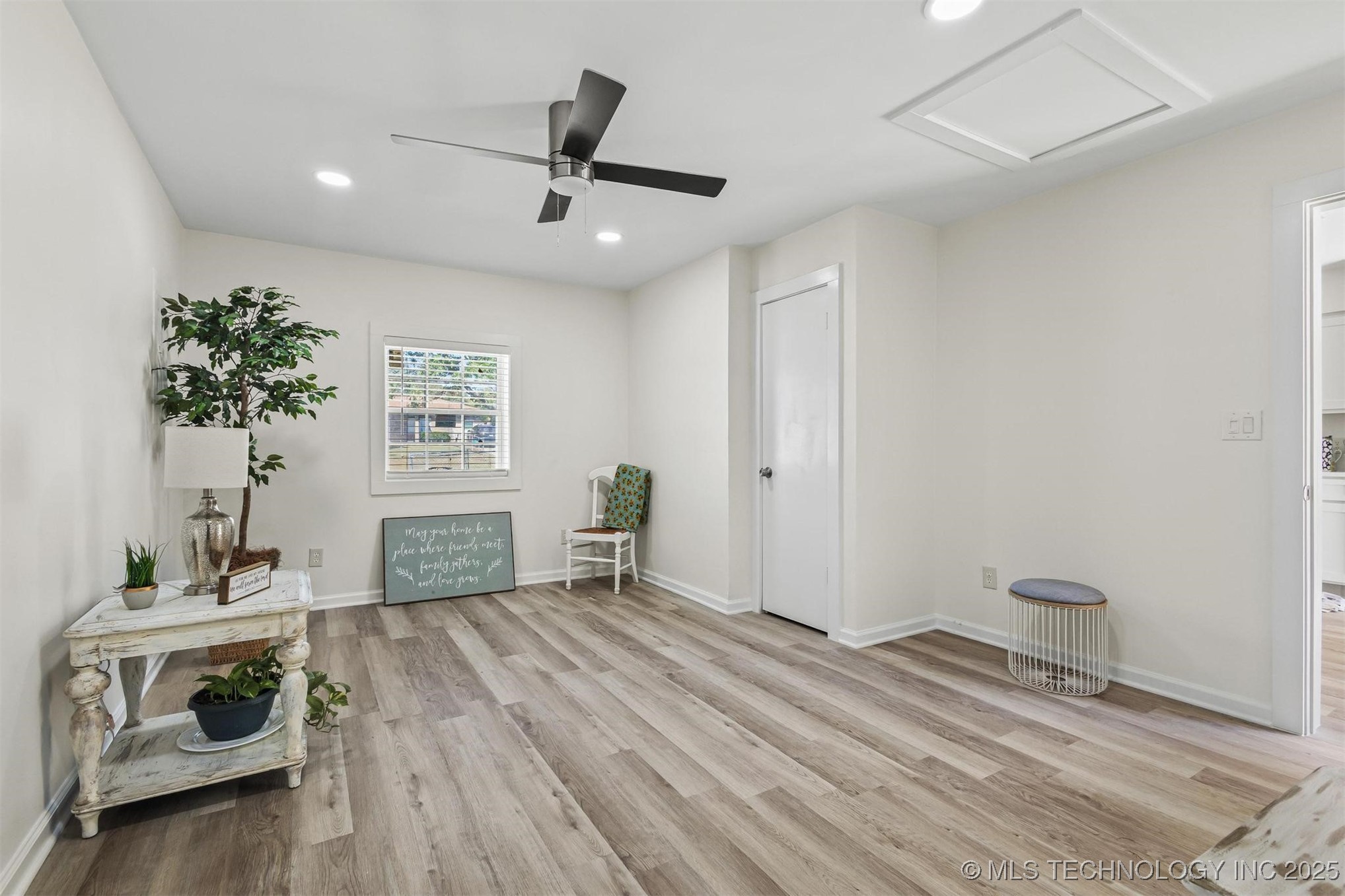 110 E Main Property Photo 14