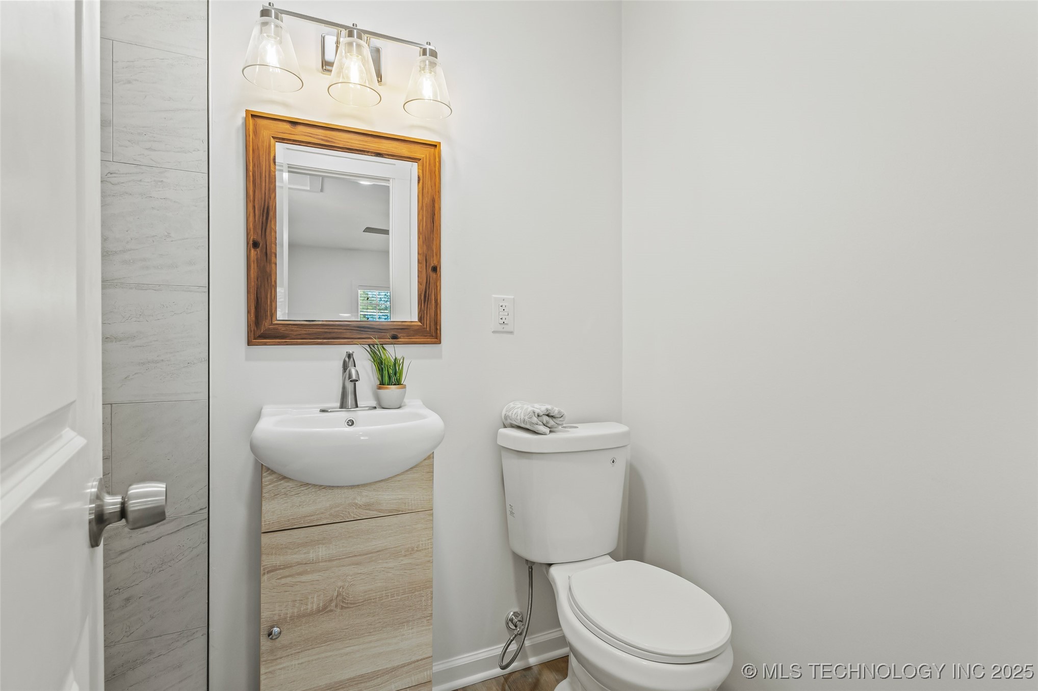 110 E Main Property Photo 17