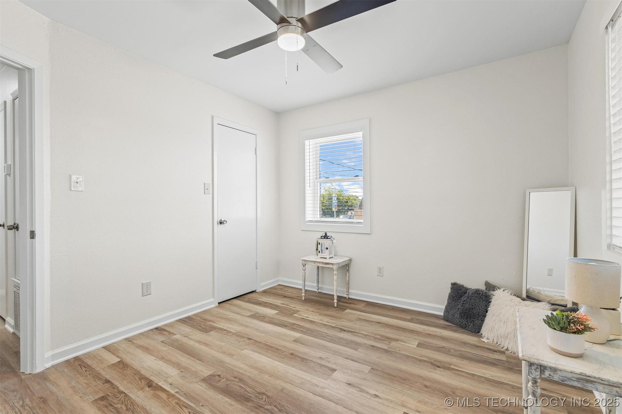 110 E Main Property Photo 23