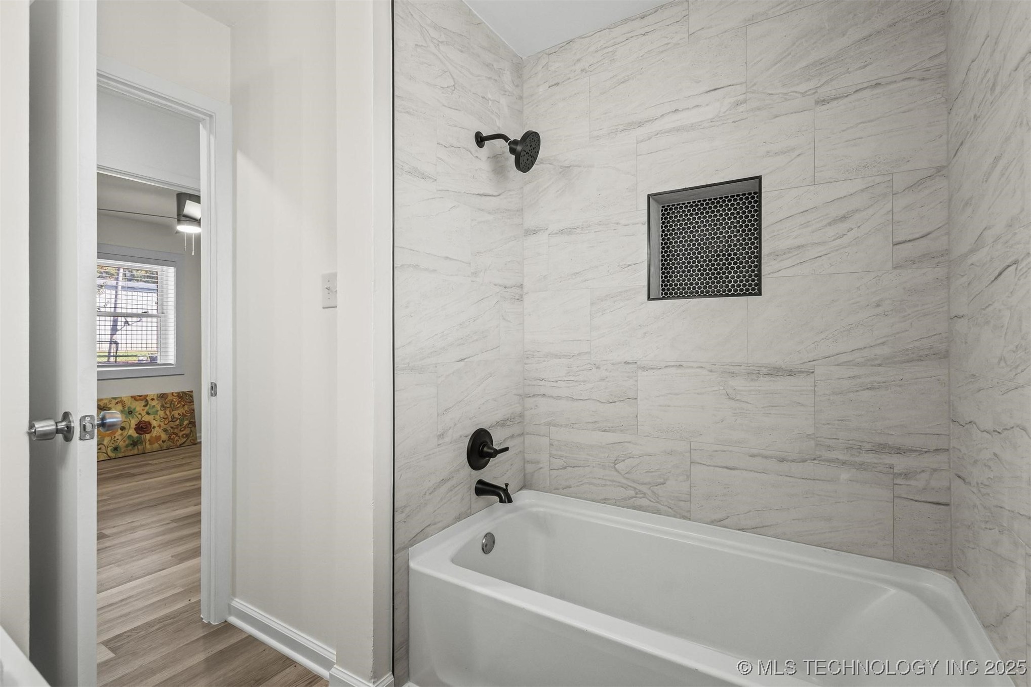 110 E Main Property Photo 25