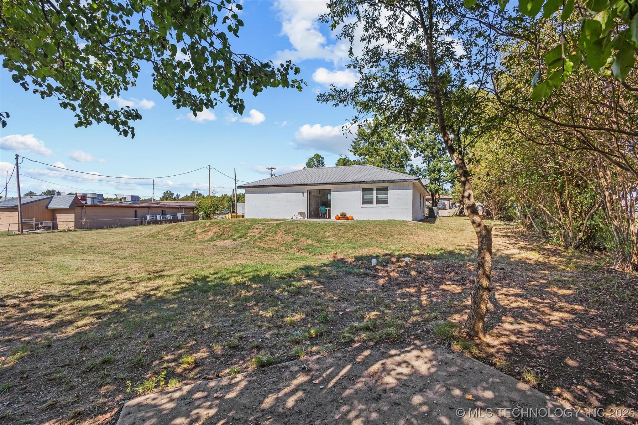 110 E Main Property Photo 33