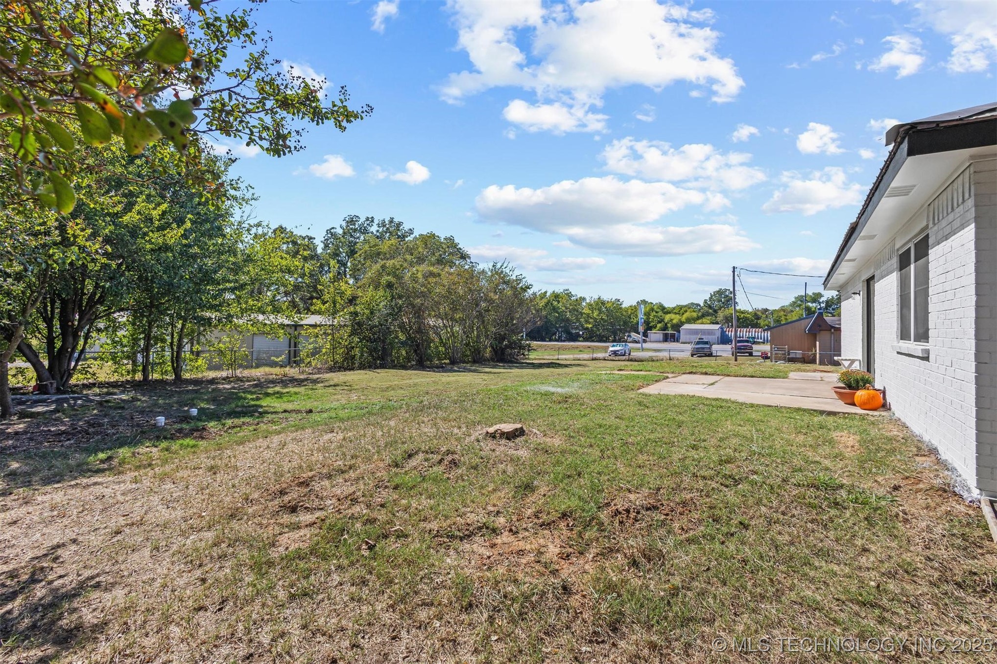 110 E Main Property Photo 34