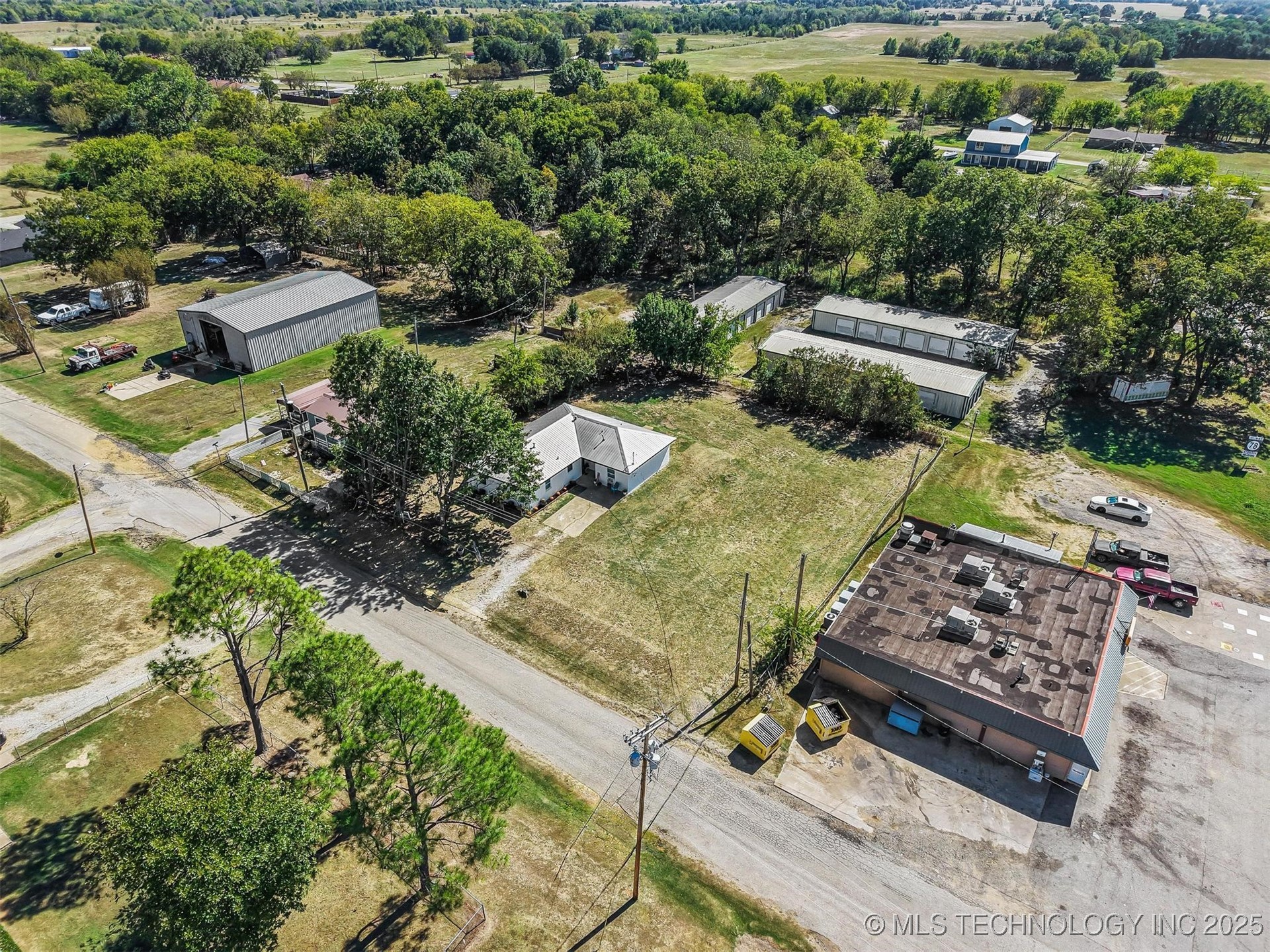 110 E Main Property Photo 35