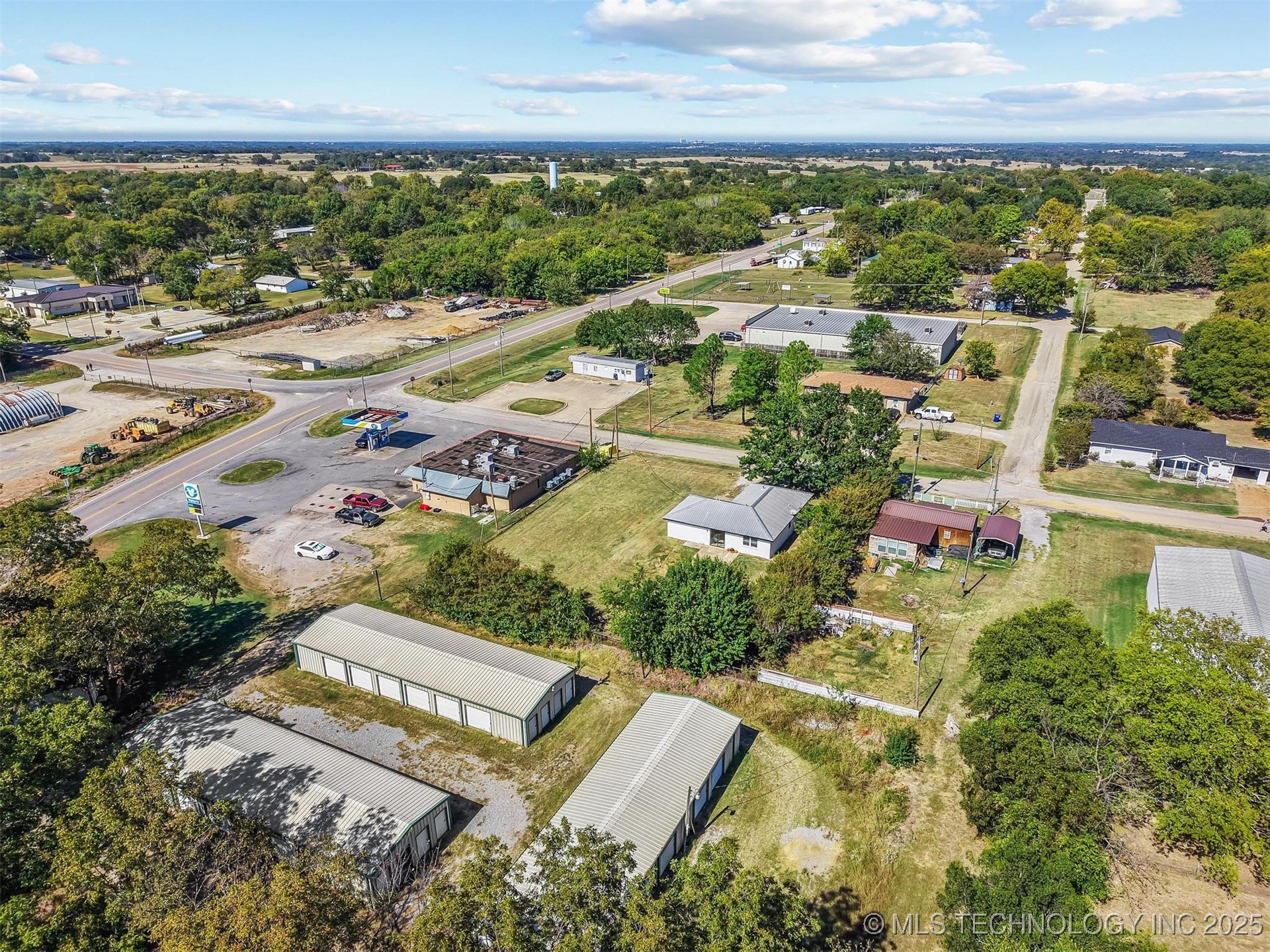 110 E Main Property Photo 40