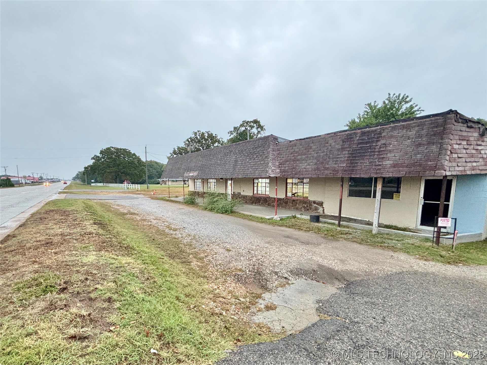 2222 S Main Property Photo 1