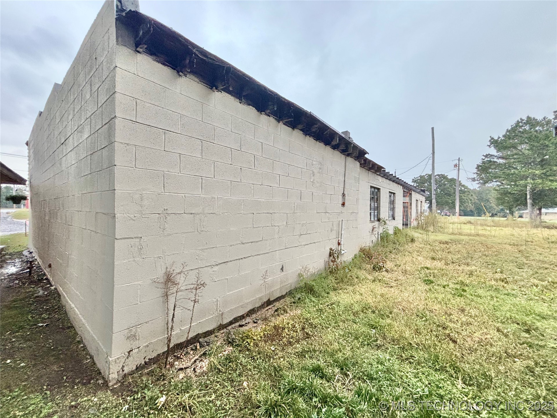 2222 S Main Property Photo 4