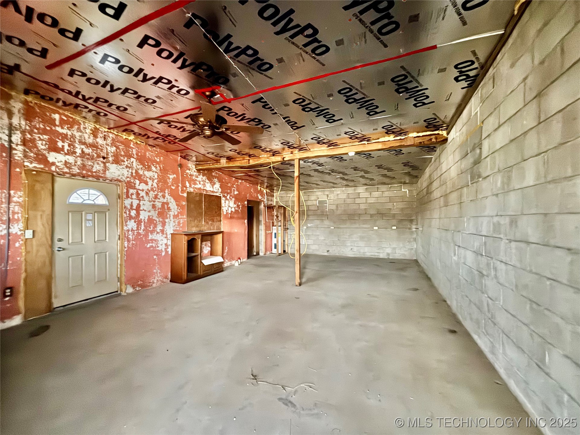 2222 S Main Property Photo 5