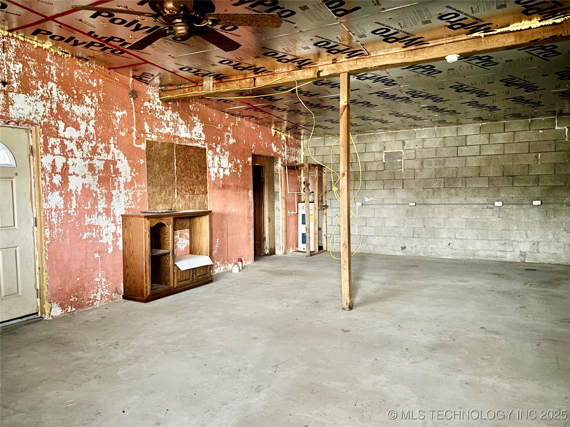 2222 S Main Property Photo 6