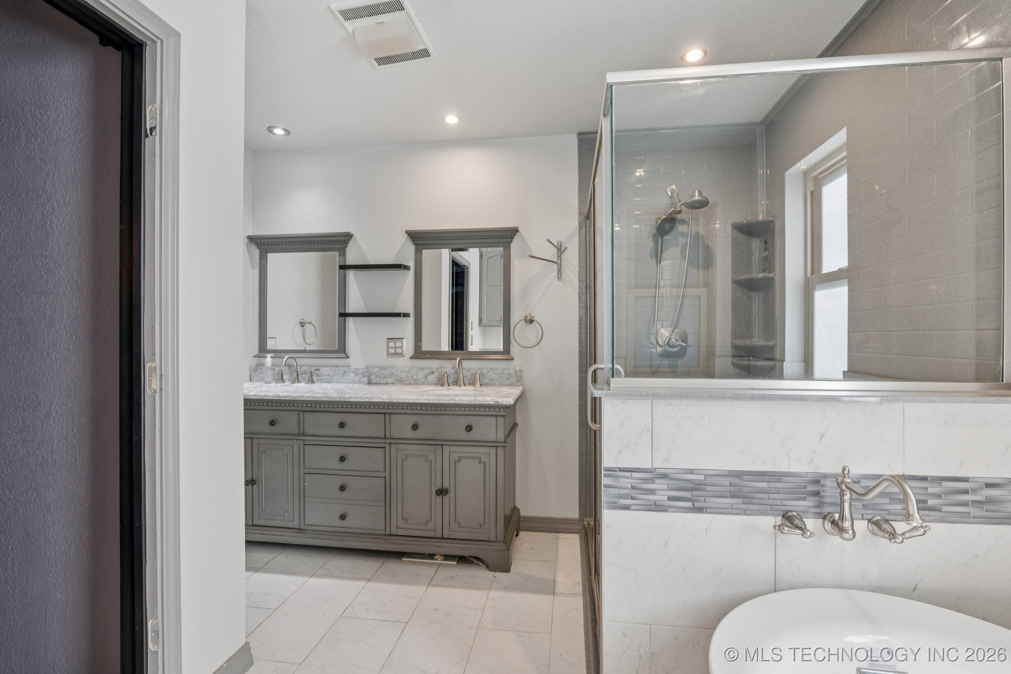 527 Pioneer Road Property Photo 24