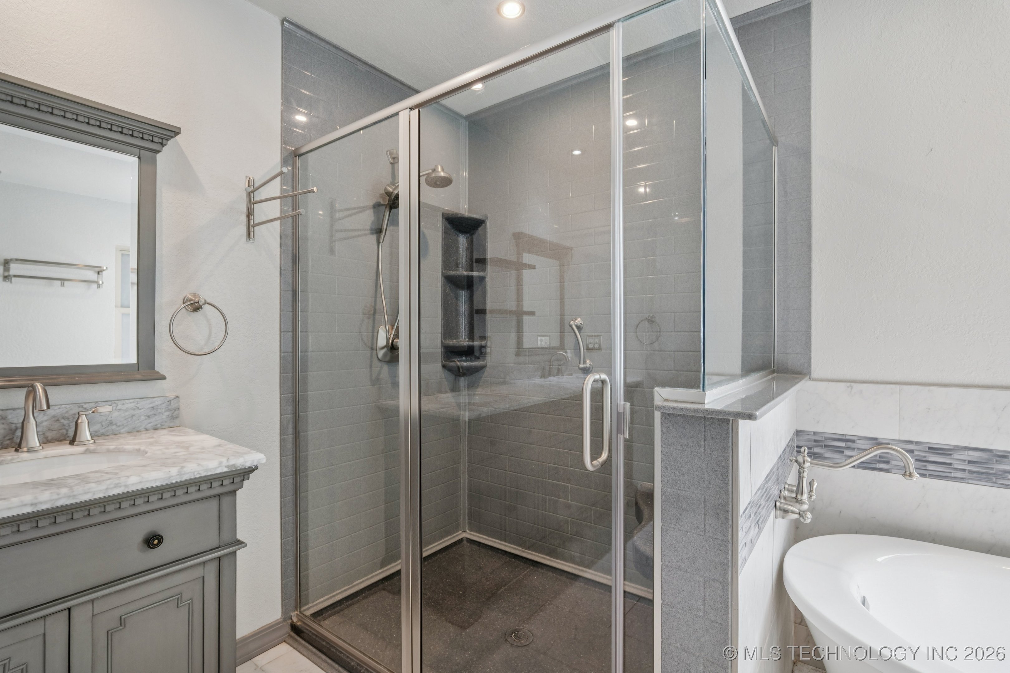 527 Pioneer Road Property Photo 26