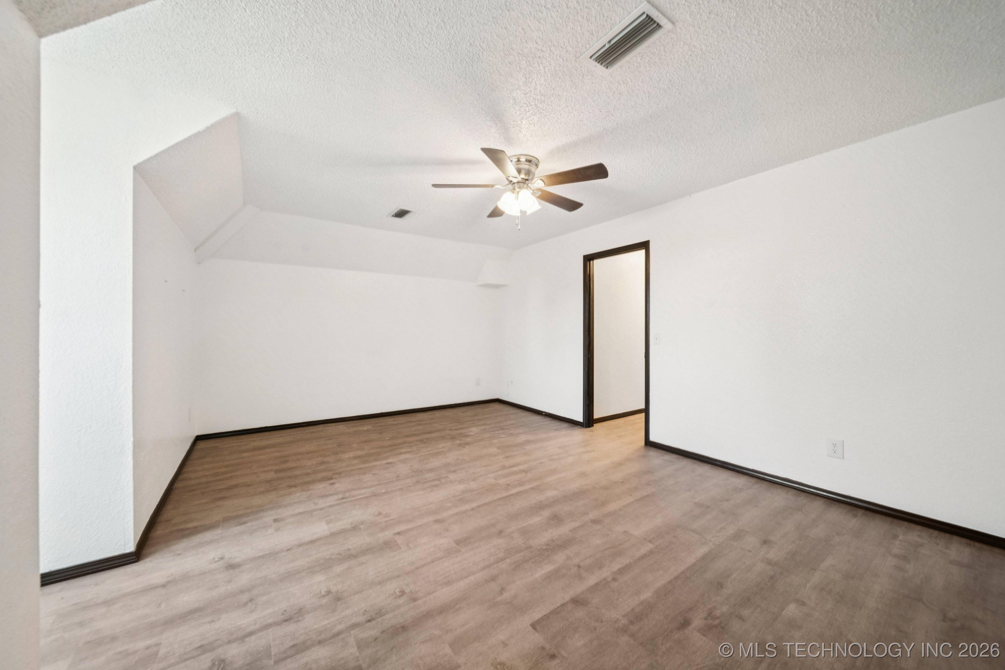 527 Pioneer Road Property Photo 38