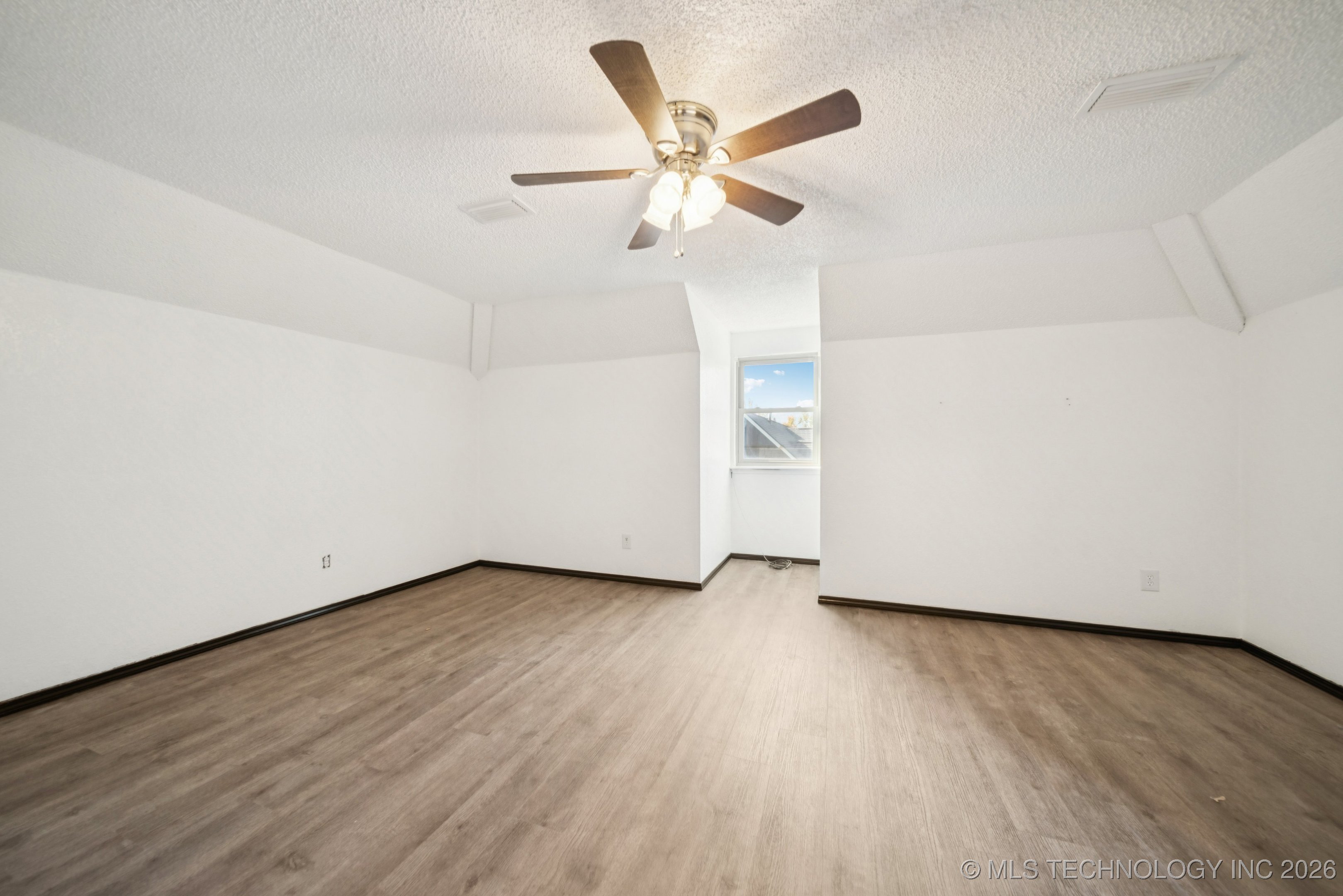 527 Pioneer Road Property Photo 39