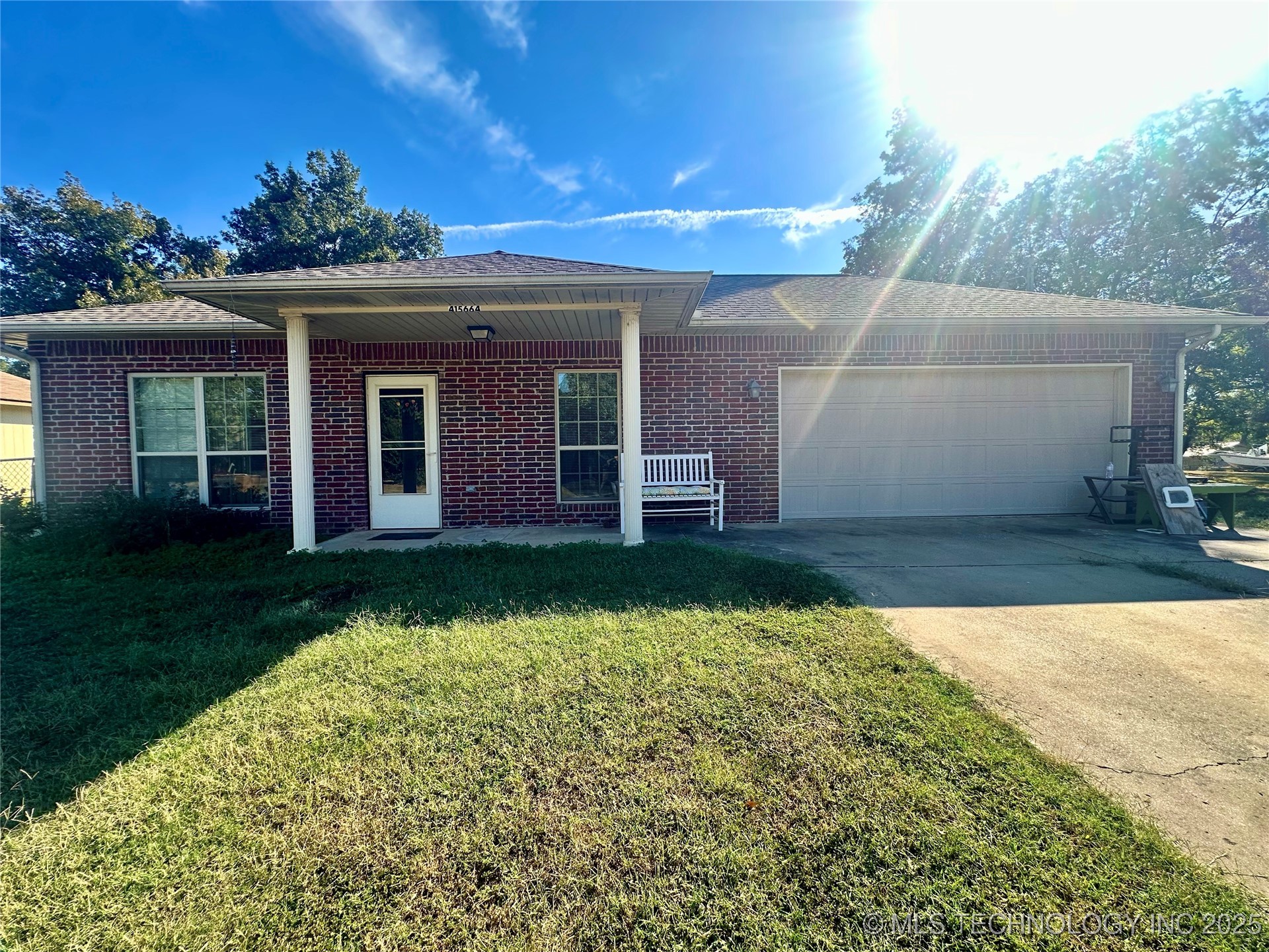 415664 E 1093 Road E Property Photo 1