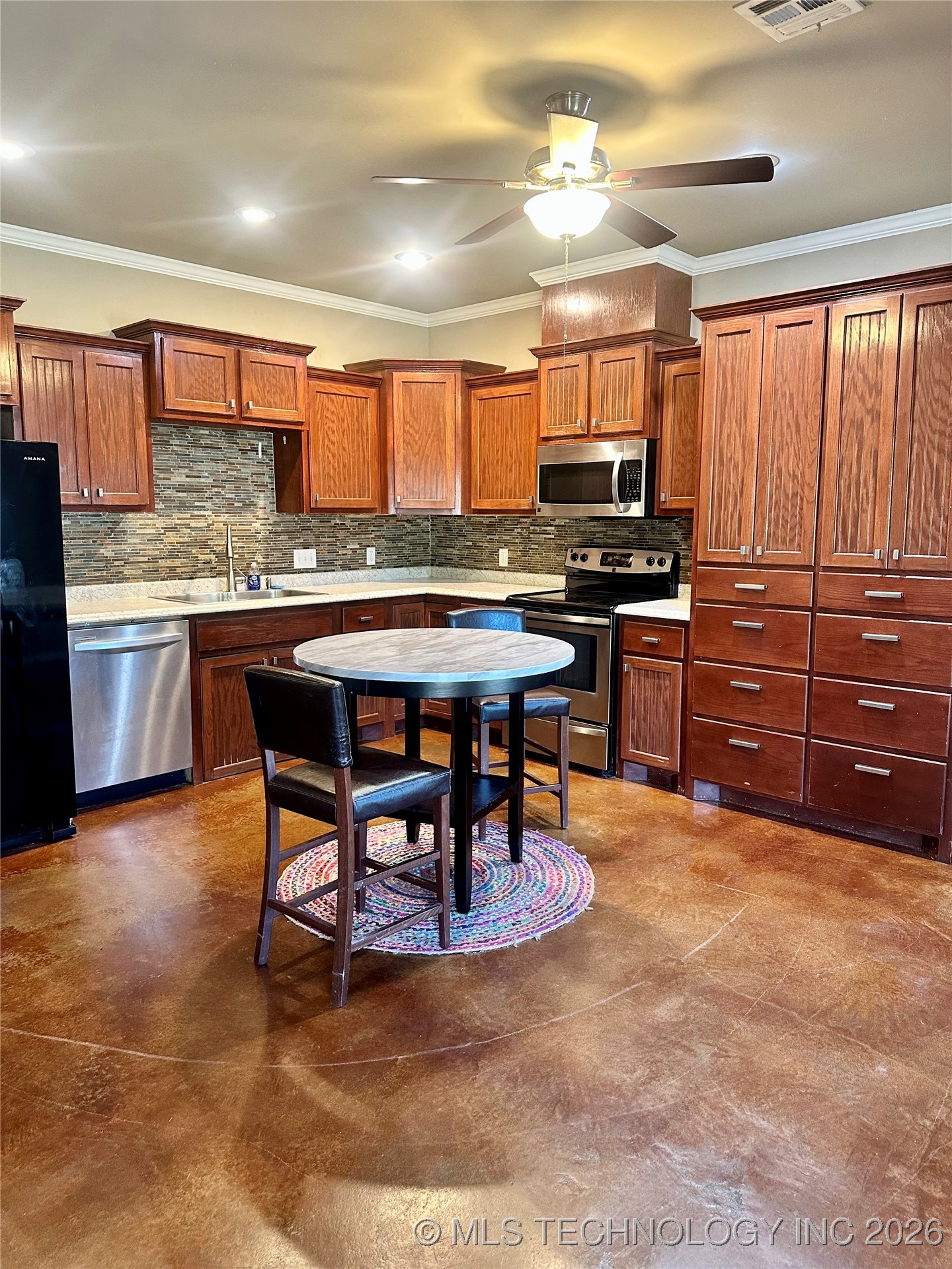 415664 E 1093 Road E Property Photo 3