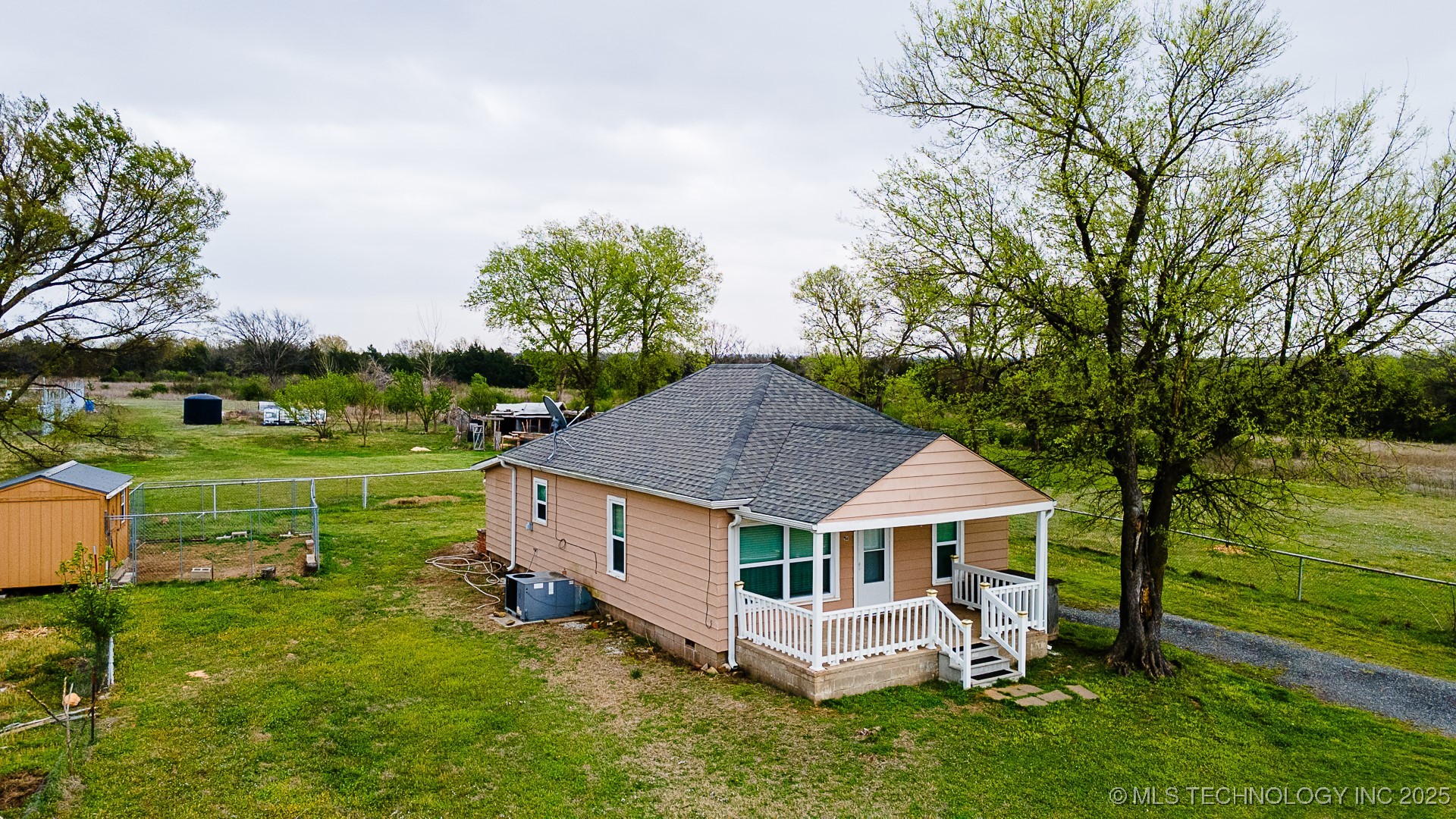 28360 Arbeka Road Property Photo 6