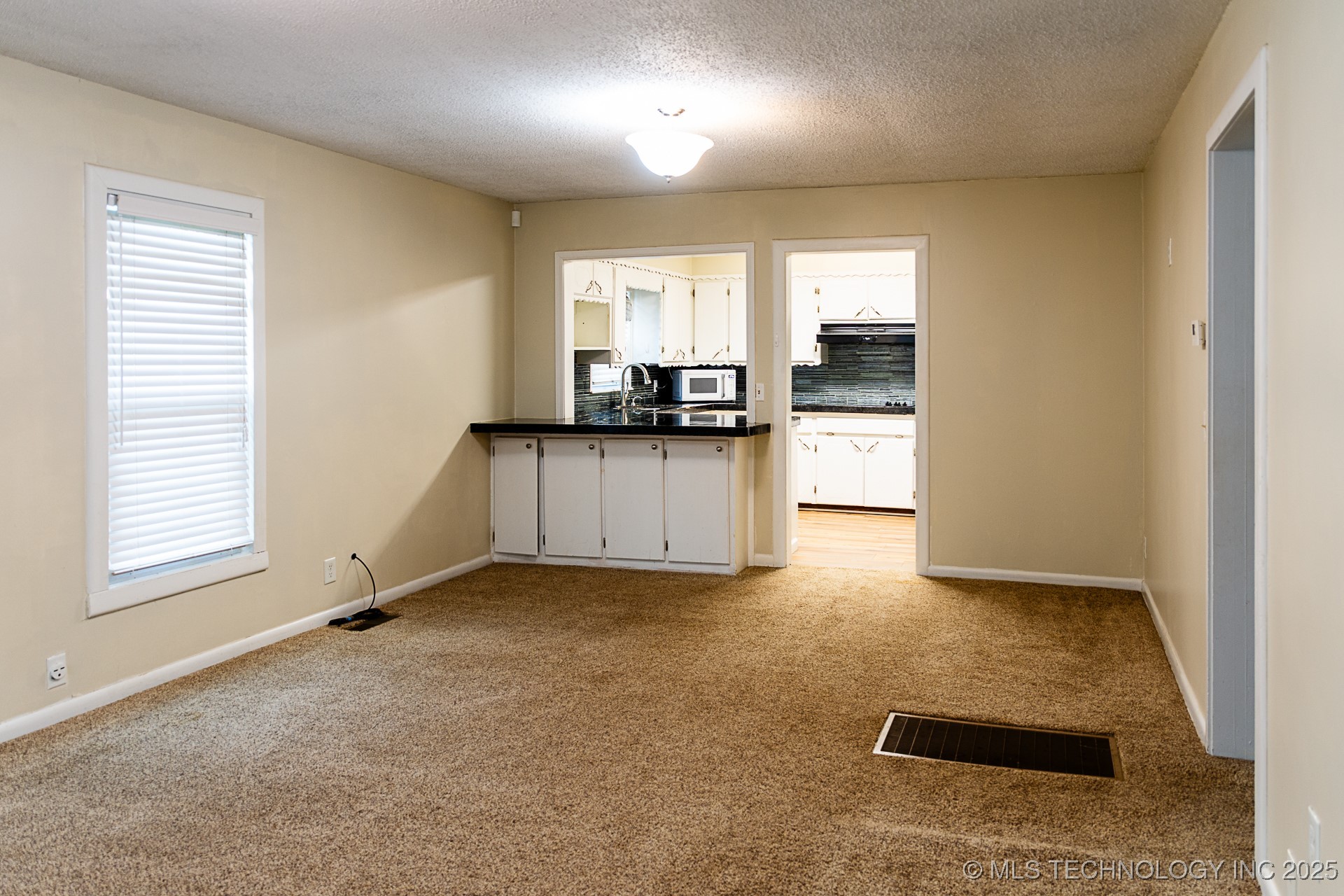 28360 Arbeka Road Property Photo 7