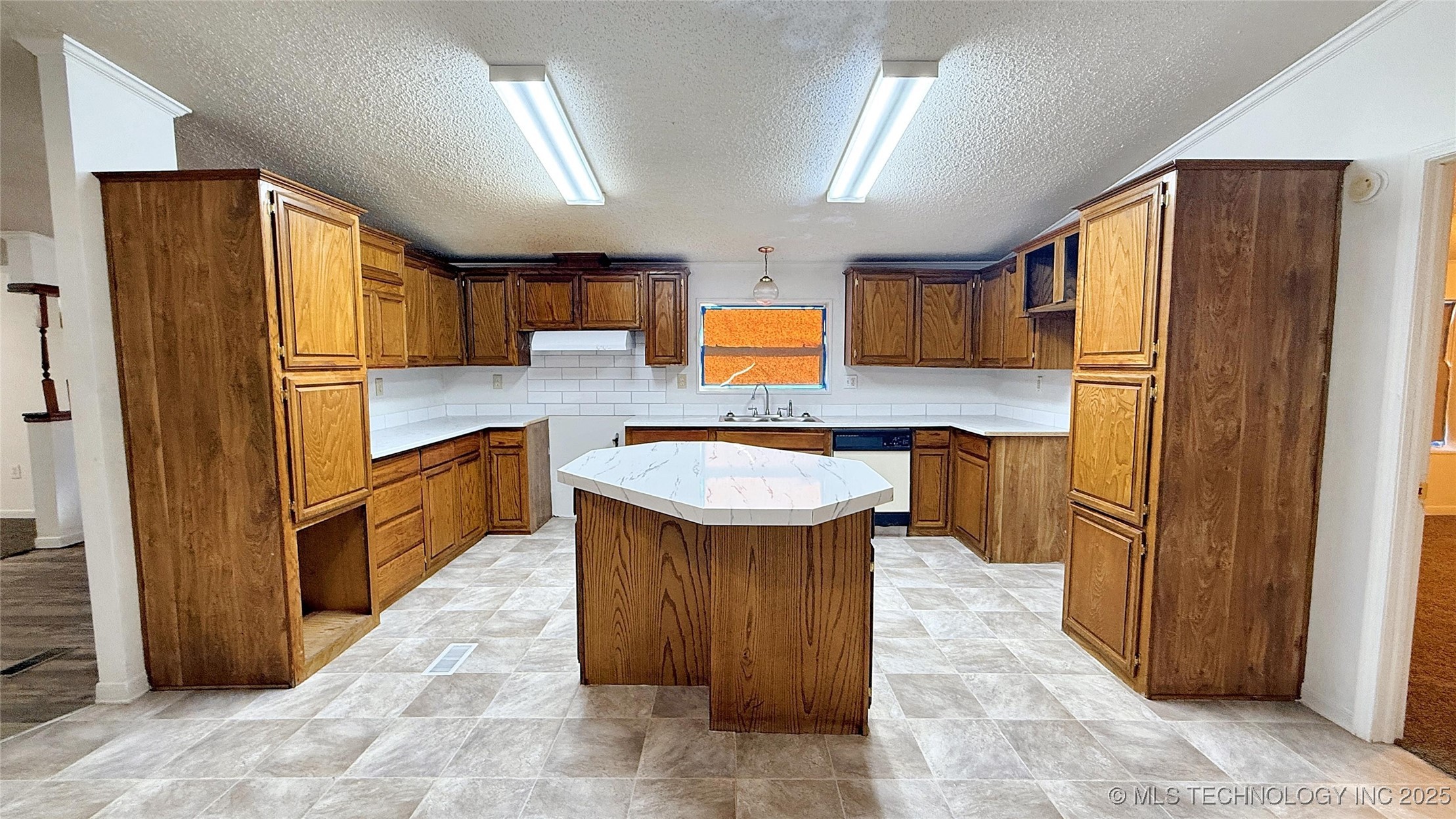 1620 Lenapah Street Property Photo 9