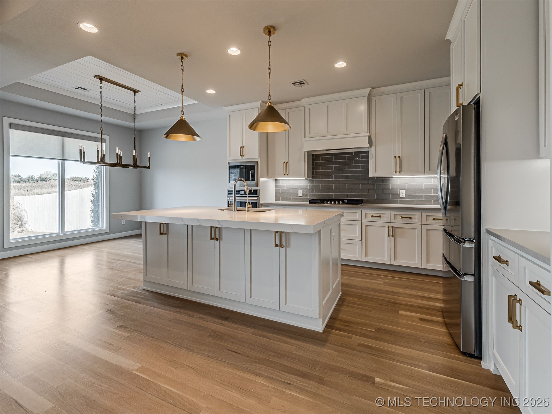 13634 S 20th Place E Property Photo 4