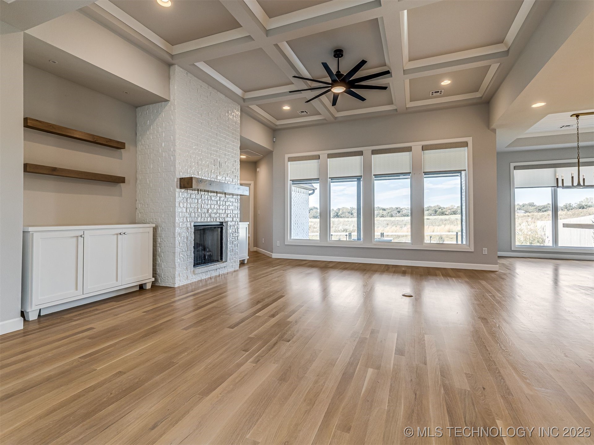 13634 S 20th Place E Property Photo 9