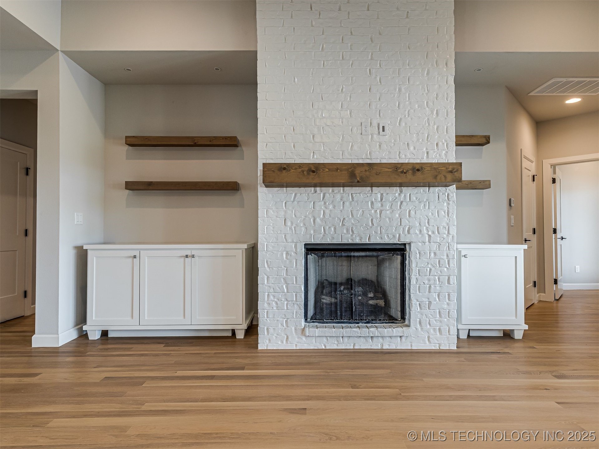 13634 S 20th Place E Property Photo 11