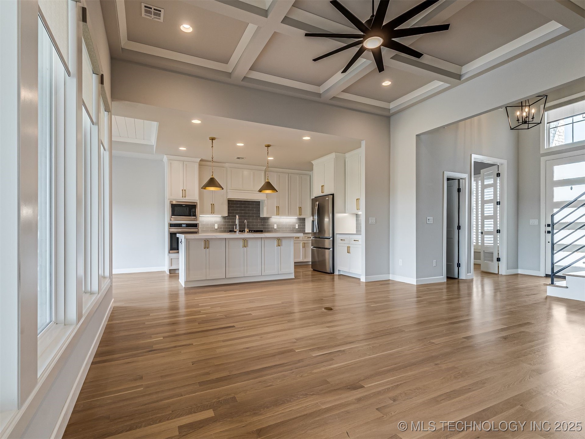 13634 S 20th Place E Property Photo 12