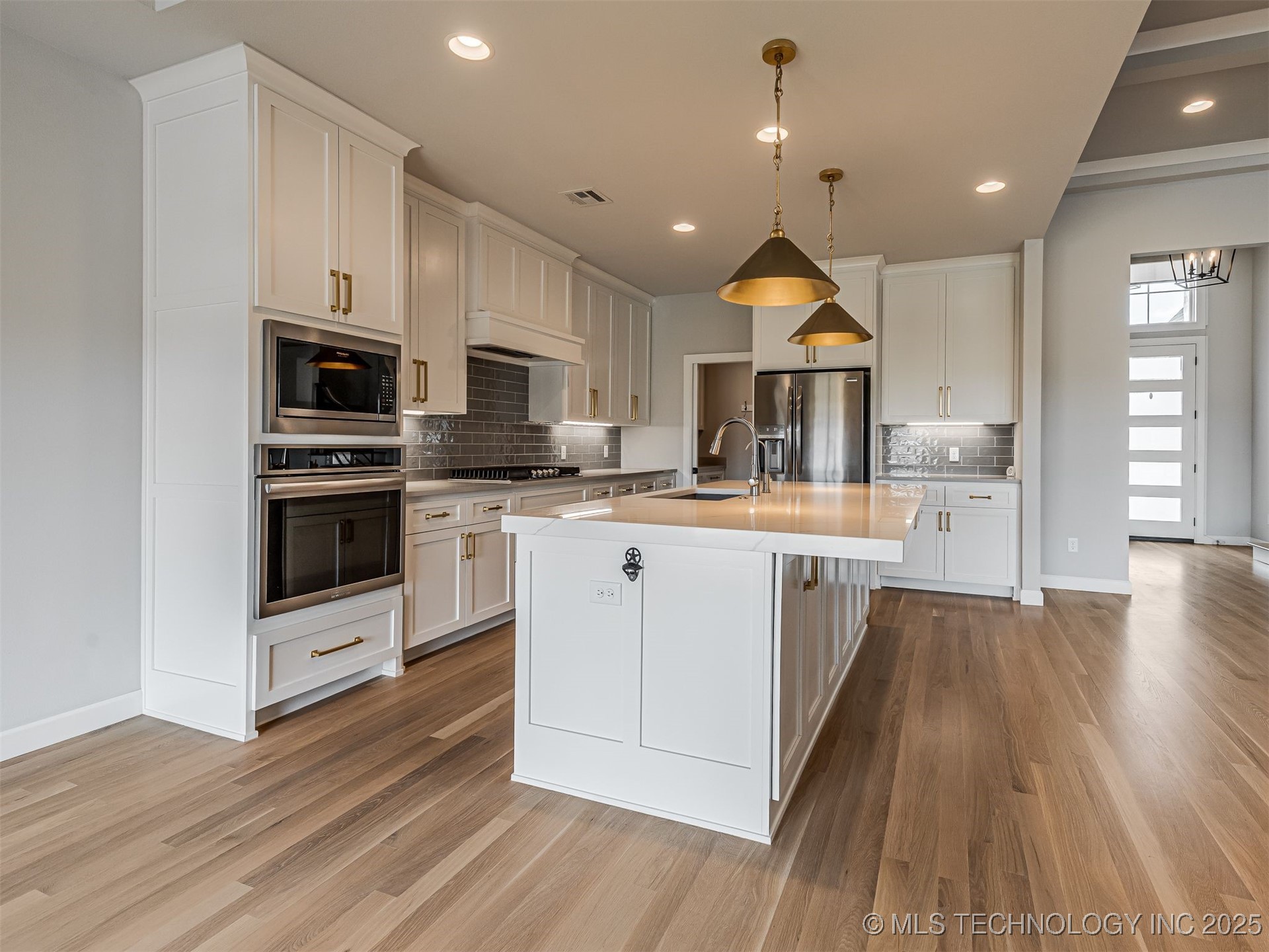 13634 S 20th Place E Property Photo 14