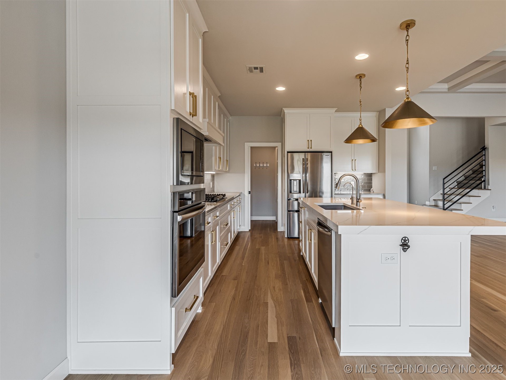 13634 S 20th Place E Property Photo 15